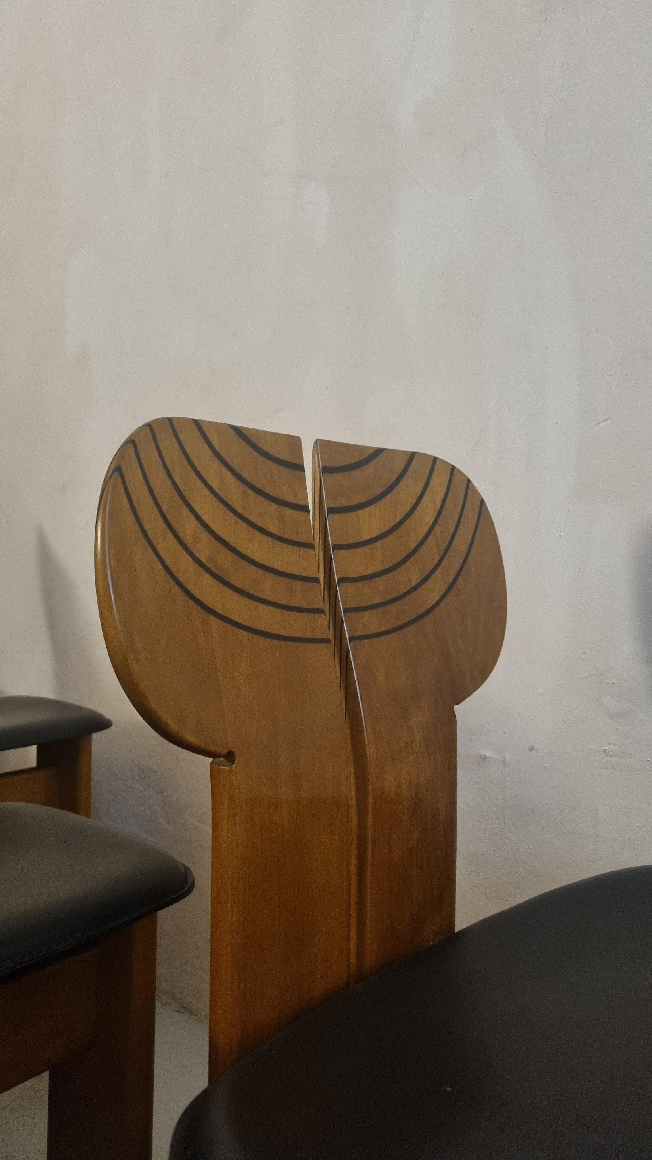 Late 20th Century 8 Africa chairs designed by Afra & Tobia Scarpa for Maxalto 1980s Artona series For Sale