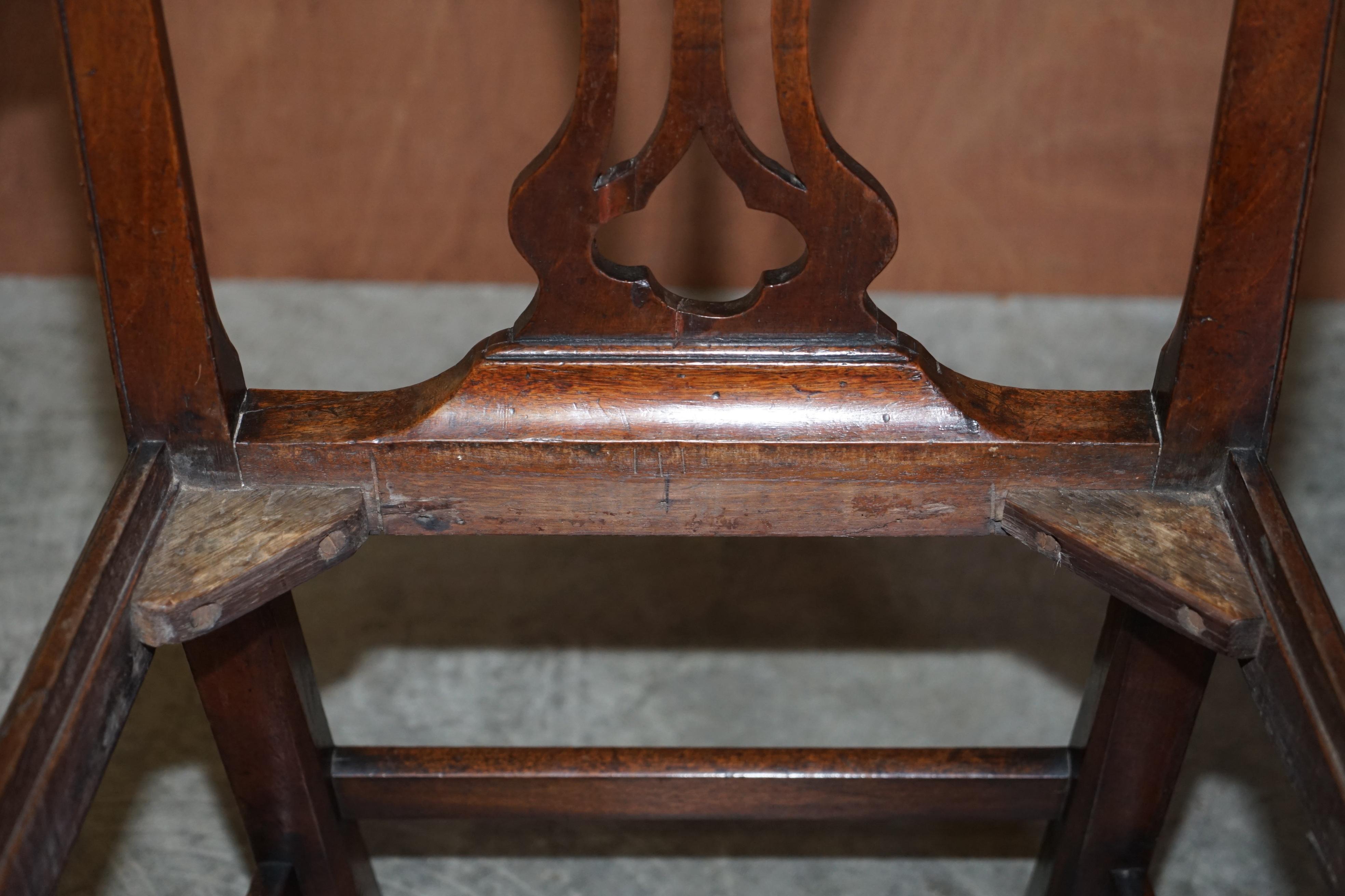 8 Anciennes chaises de salle à manger George III circa 1830 Thomas Chippendale William Morris en vente 13