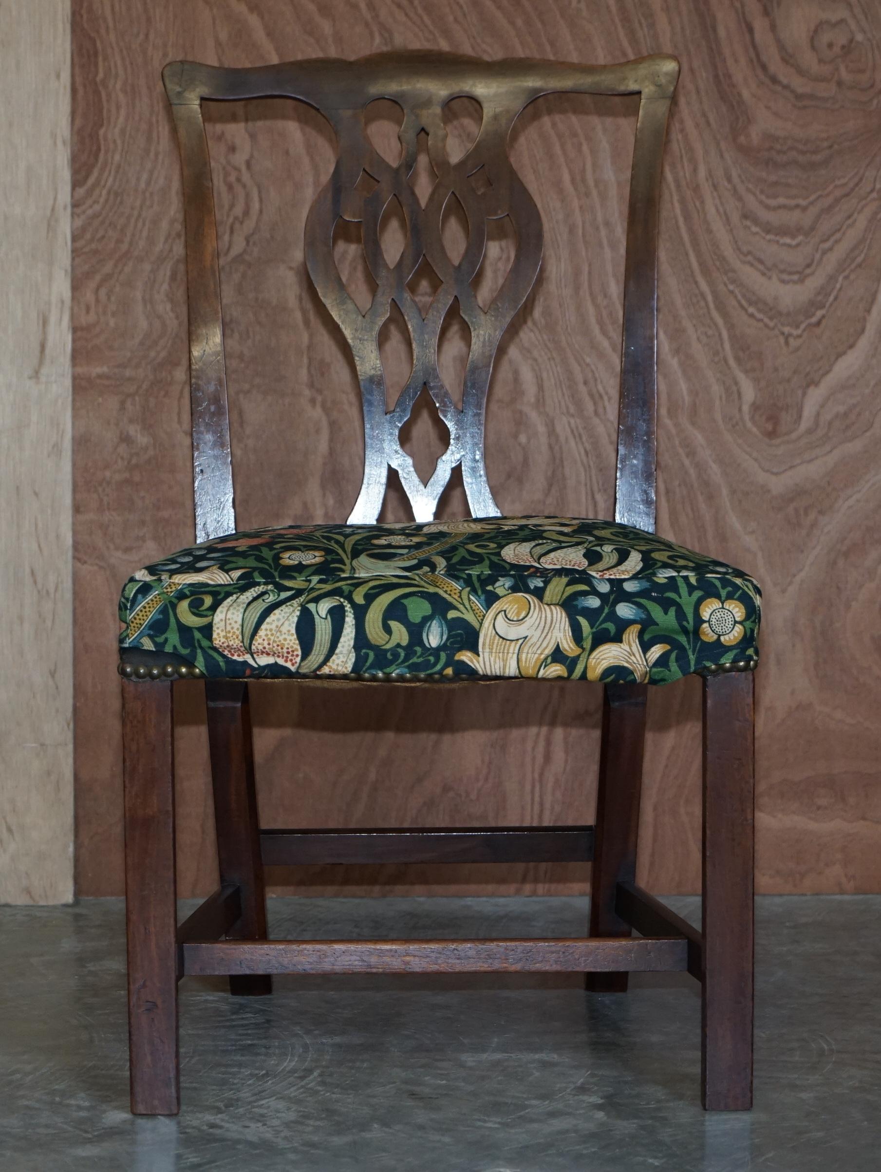 8 Antike George III um 1830 Thomas Chippendale Esszimmerstühle William Morris (Englisch) im Angebot