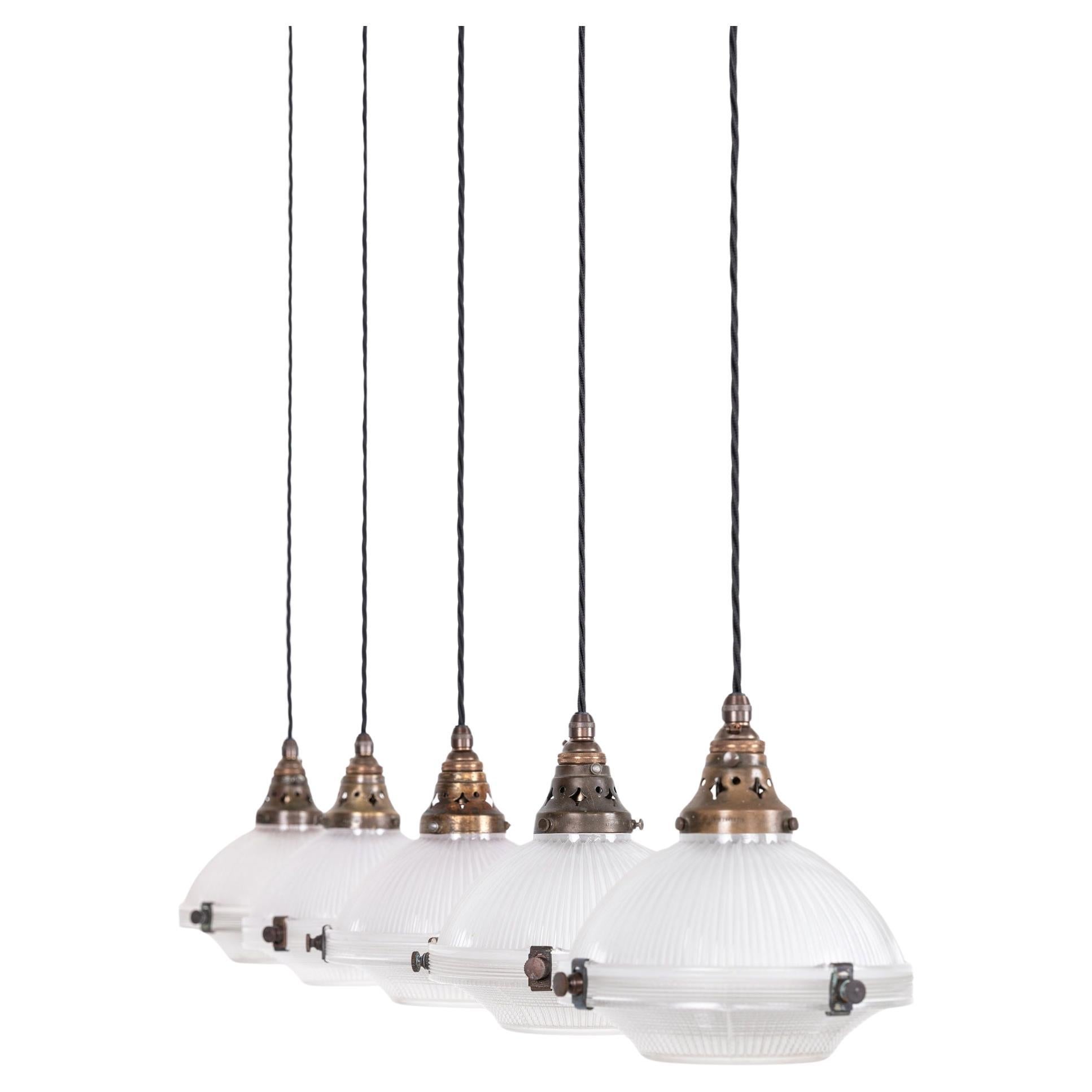 Lampe pendante en verre prismatique 'Reflector-Refractor' 8" Antique Holophane 'Reflector-Refractor'. C.C.