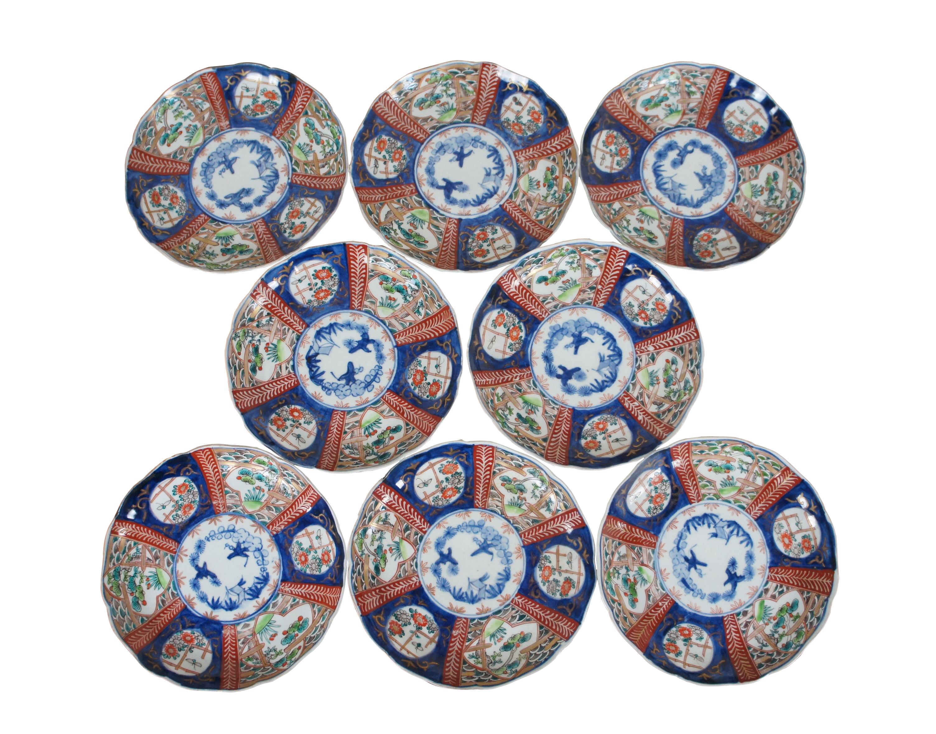 Japonais 8 assiettes à salade japonaises anciennes en porcelaine festonnée Imari Meiji de 9 pouces en vente