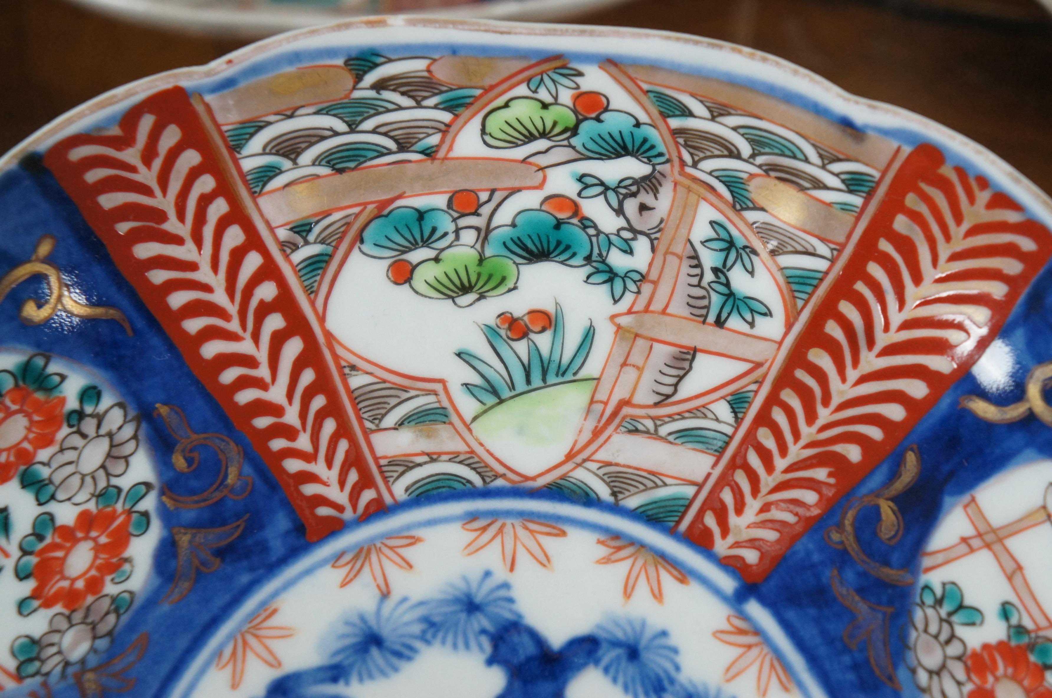 20ième siècle 8 assiettes à salade japonaises anciennes en porcelaine festonnée Imari Meiji de 9 pouces en vente