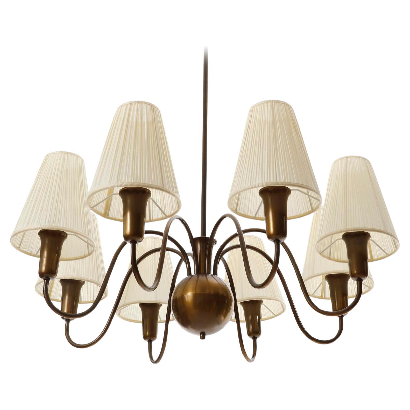 8-Arm Chandelier Pendant Light Patinated Brass Bronze Cream Fabric Shades, 1950s In Good Condition In Hausmannstätten, AT