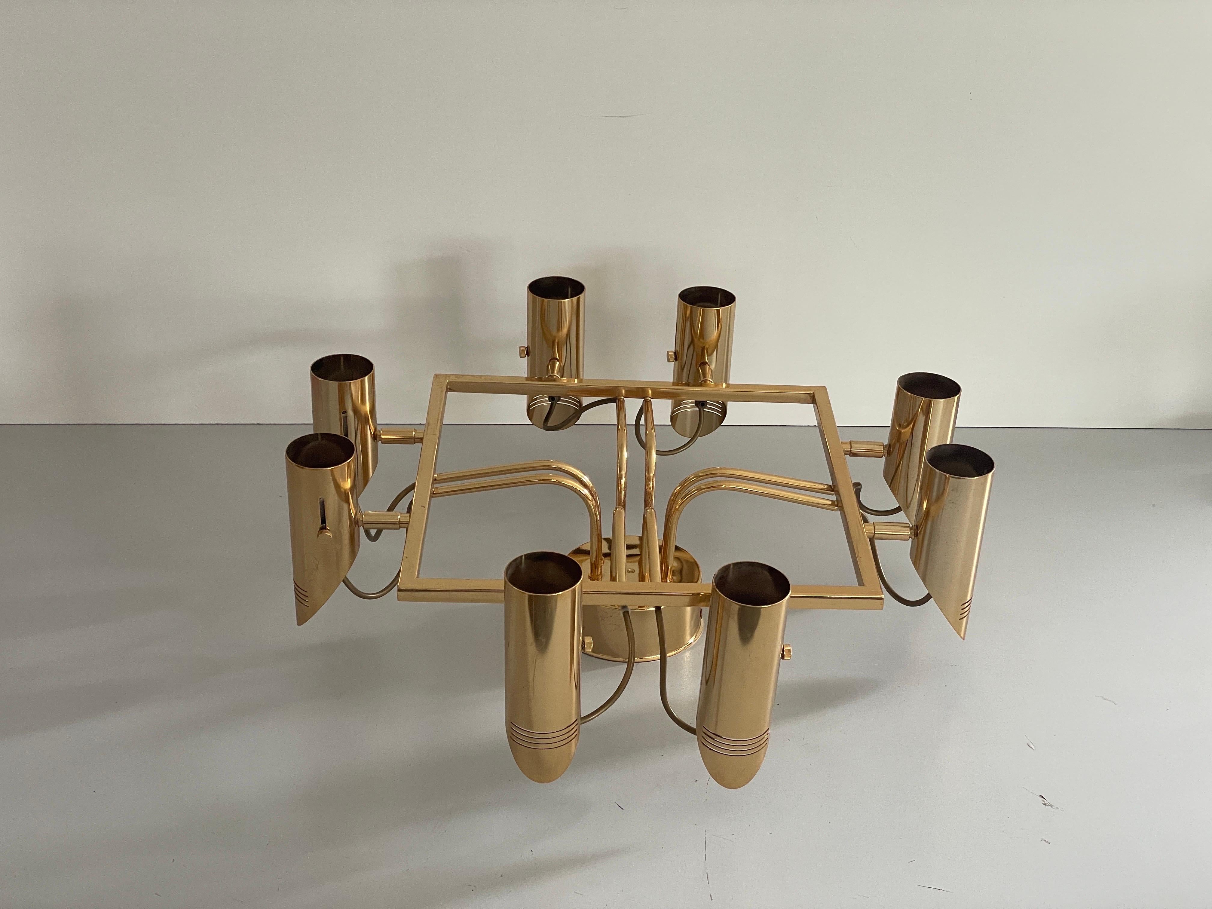 Lámpara Sputnik de latón de 8 brazos, años 70, Italia

La pantalla está en muy buen estado vintage.

Esta lámpara funciona con 8 bombillas E27. 
Con cable y apto para su uso con 220 V y 110 V para todos los países.

Medidas:

Altura: 23 cm
Anchura: