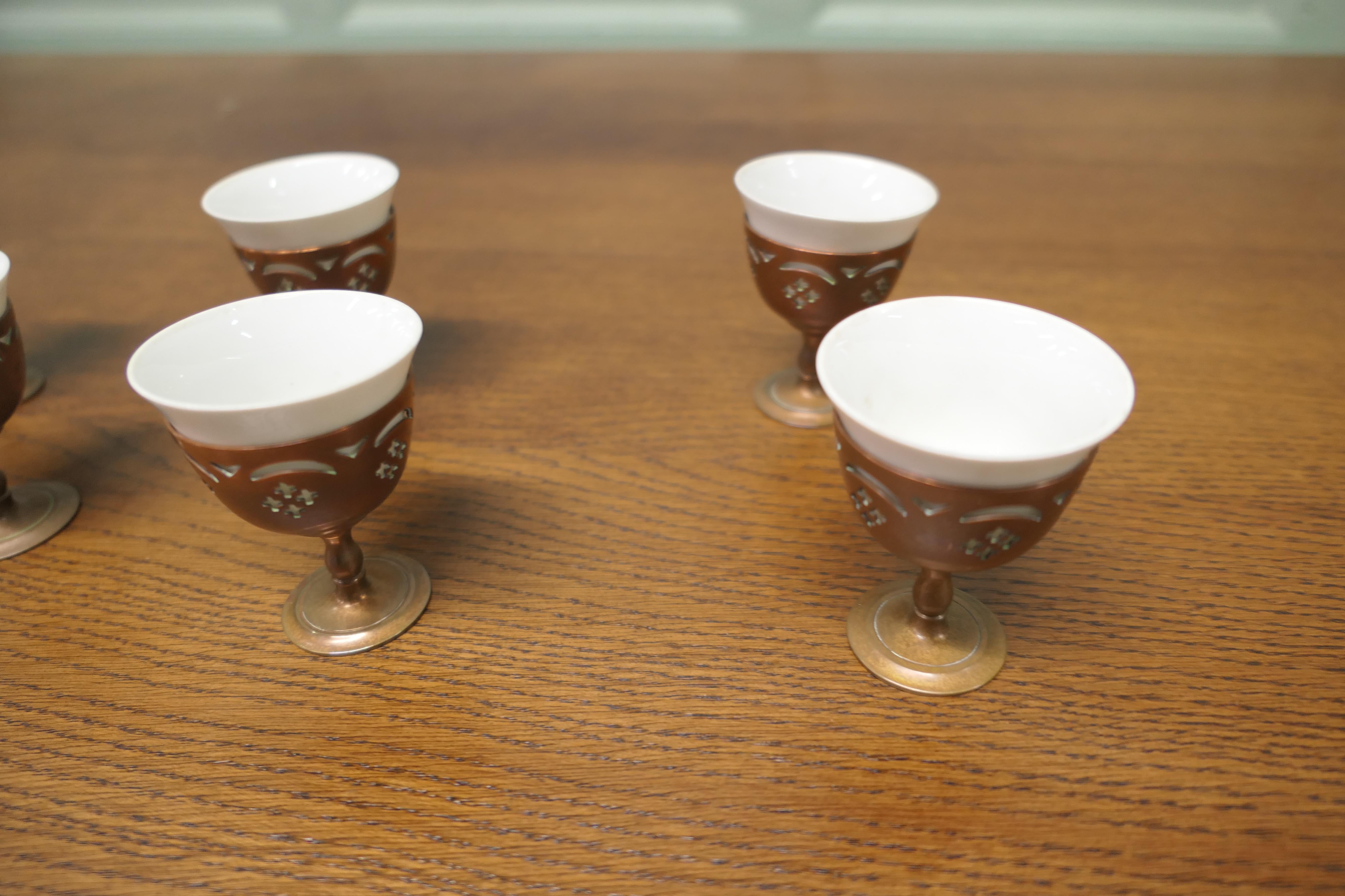 Arts and Crafts 8 Coppette per uova in rame di Picards, arte e artigianato   Arti e Mestieri Hand Made in vendita