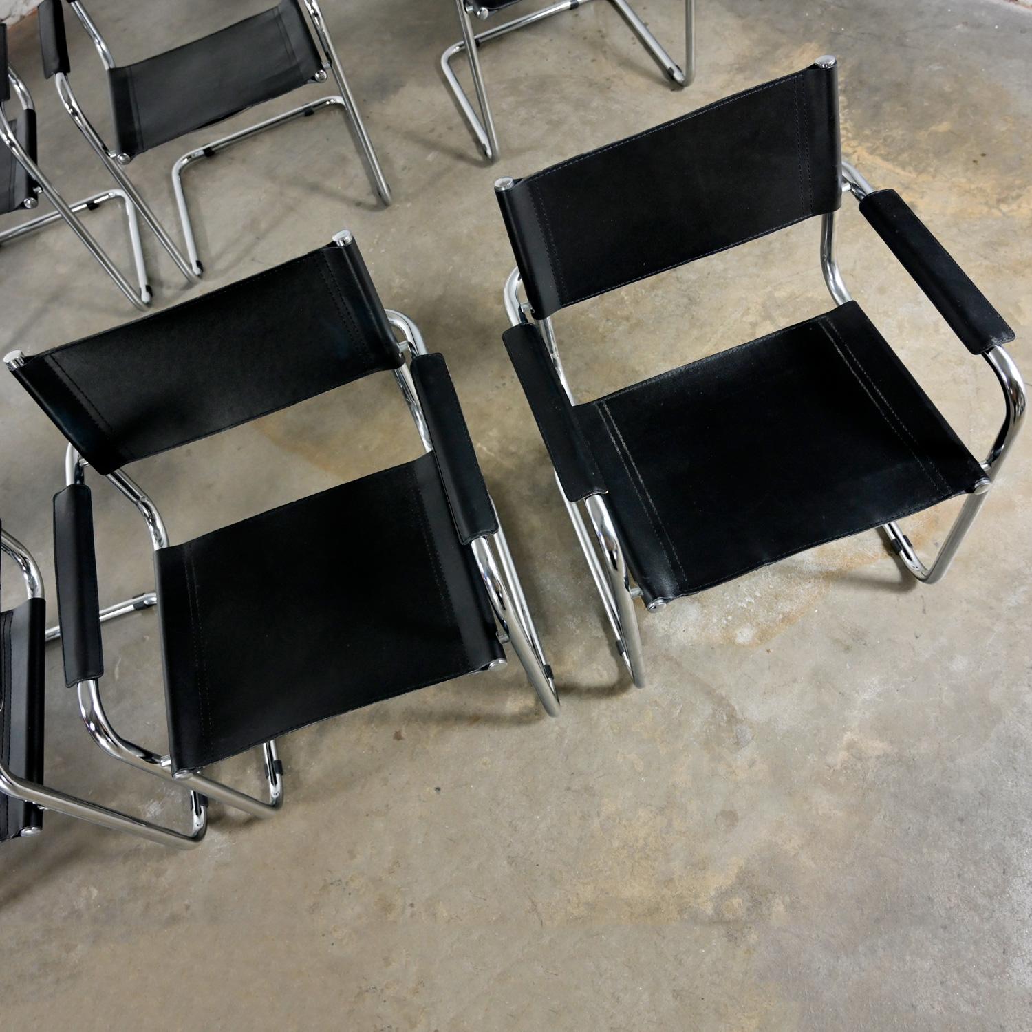 8 chaises italiennes Bauhaus à piétement luge en cuir noir et chrome Attribué à Mart Stam en vente 5