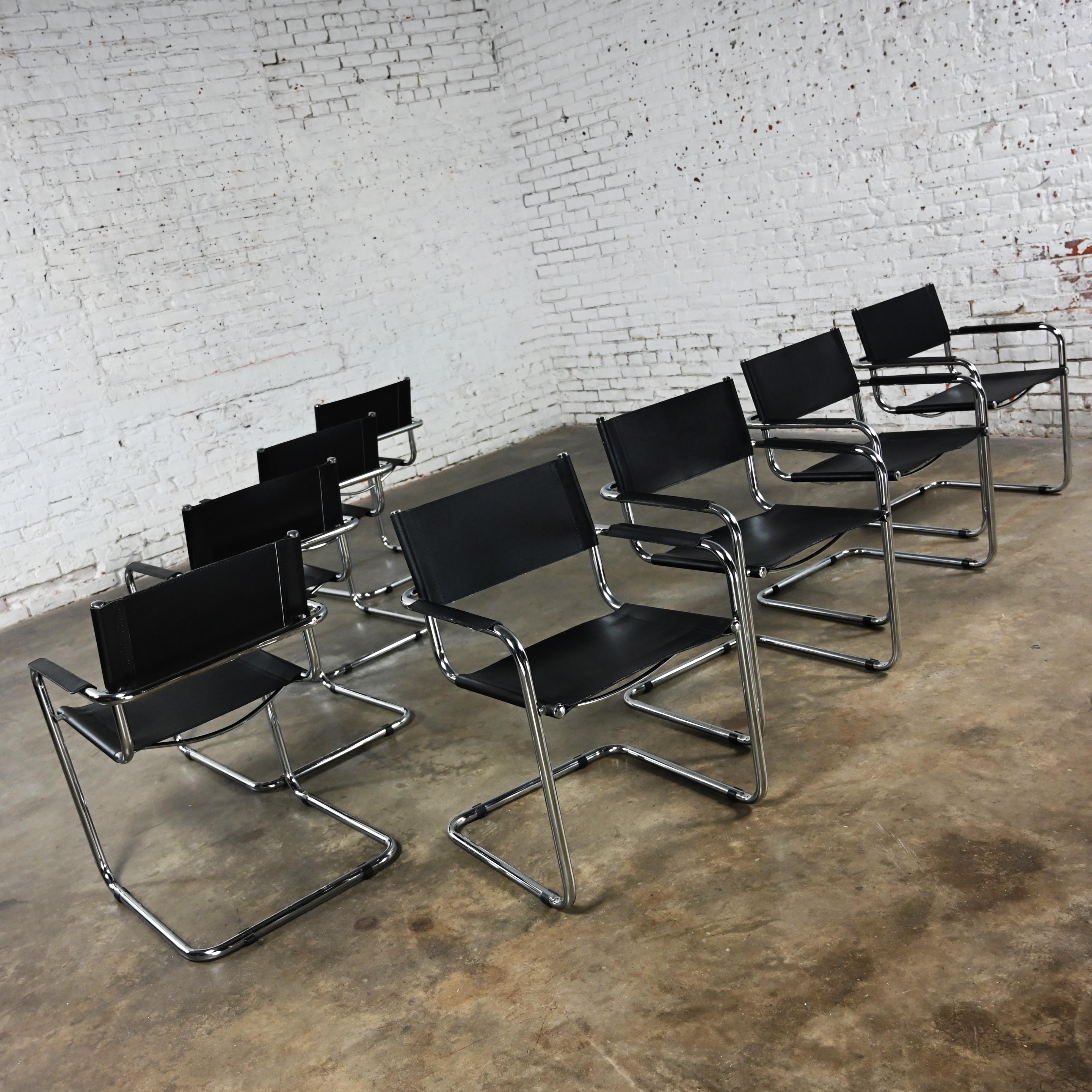 8 chaises italiennes Bauhaus à piétement luge en cuir noir et chrome Attribué à Mart Stam en vente 10