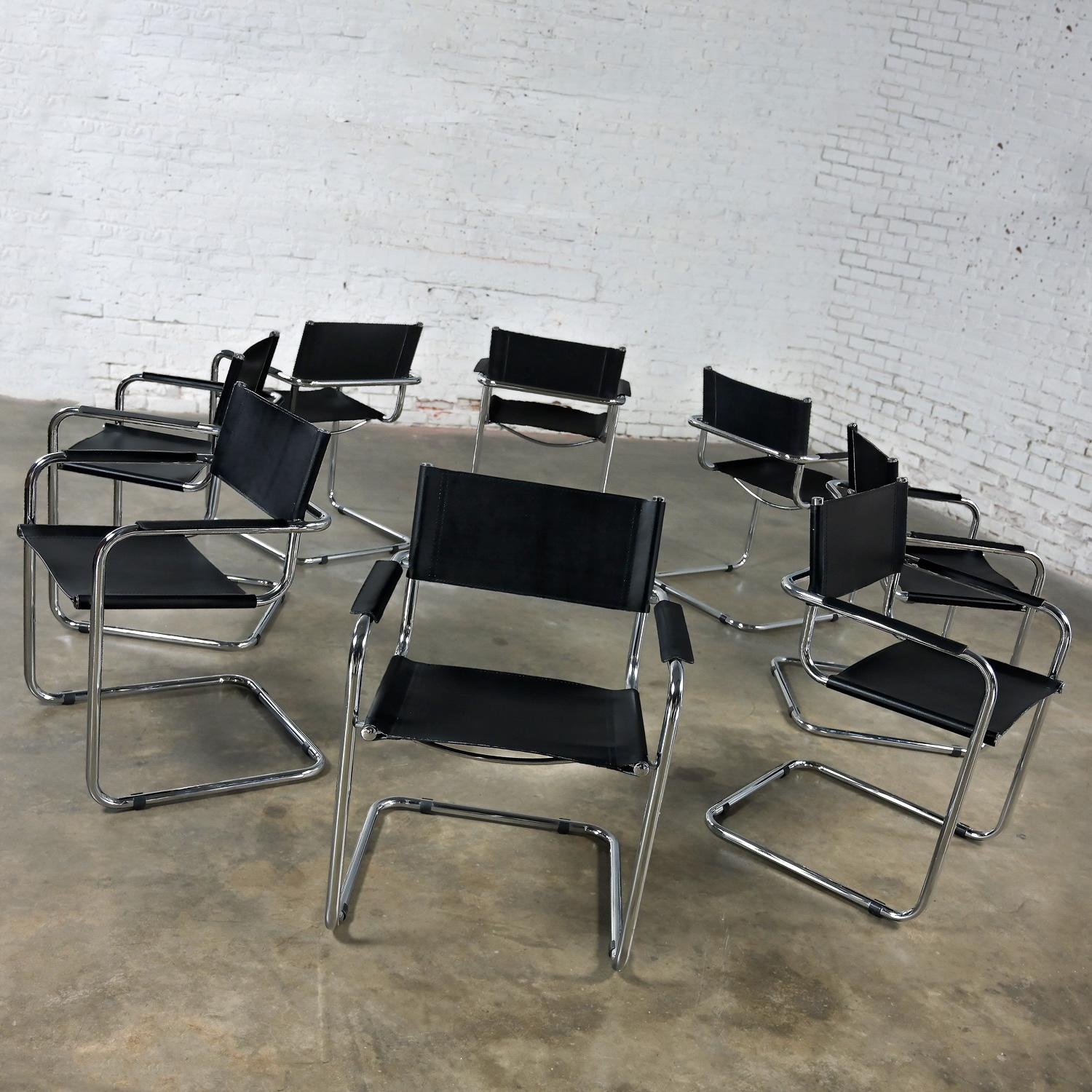 Cuir 8 chaises italiennes Bauhaus à piétement luge en cuir noir et chrome Attribué à Mart Stam en vente
