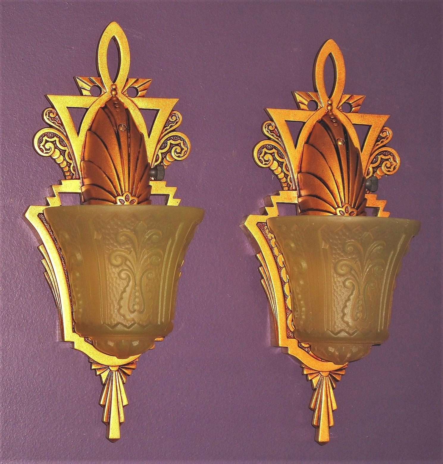 8 Beardslee Vintage Wall Sconces with Original Vintage Glass Priced per pair For Sale 2