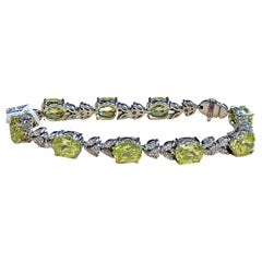 8" Bracelet Timeless Elegance Sterling Silver bracelet  Green color Quartz & CZ