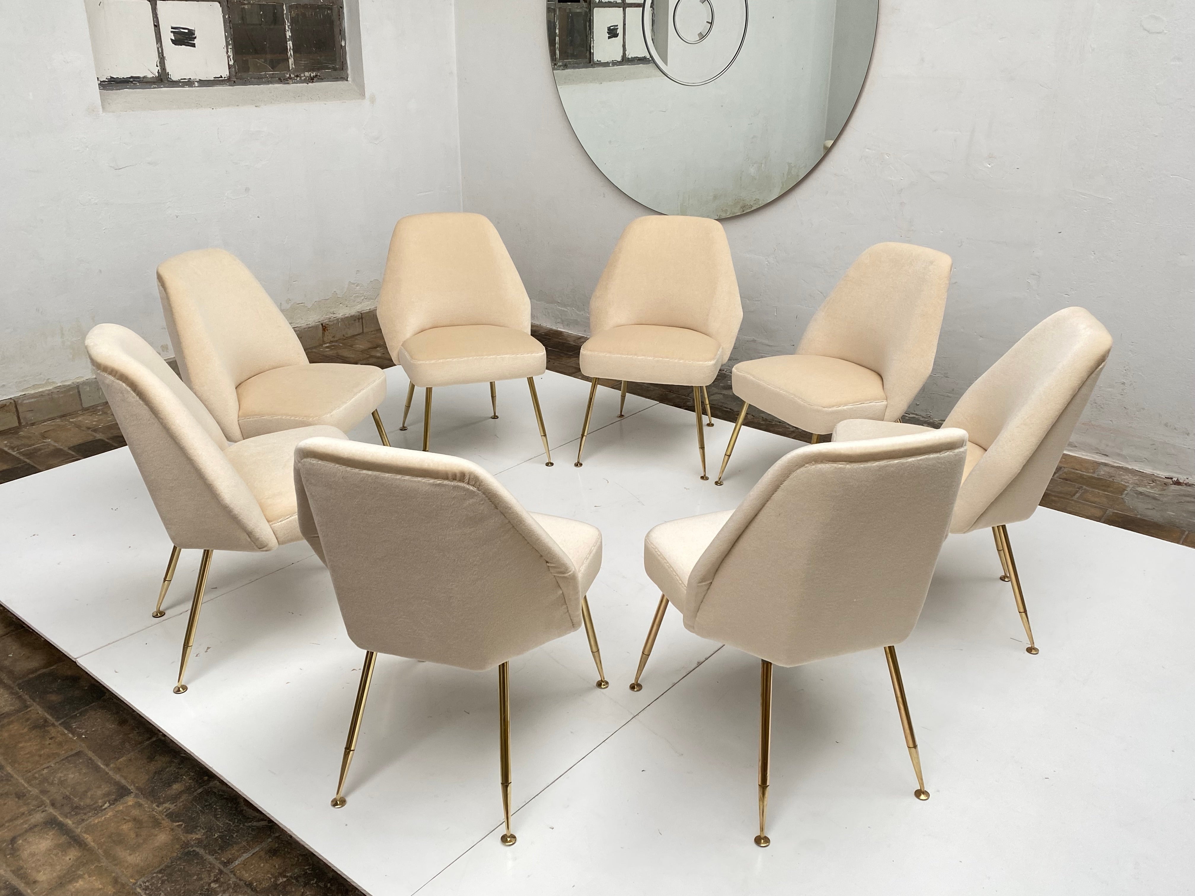 Amazing set of eight restored 'Campanula' dining chairs designed by Italian architect Carlo Pagani (architectural partner of both Gio Ponti and Lina Bo Bardi) for Arflex, Italy in 1952. These chairs have had their upholstery completely restored and