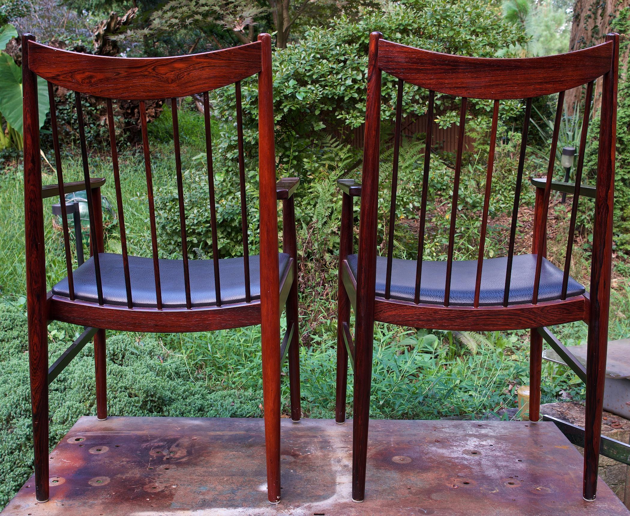 Hand-Crafted 8 Brazilian Rosewood Spindle High-Back Dining Chairs Danish Sibast Model No. 422 For Sale