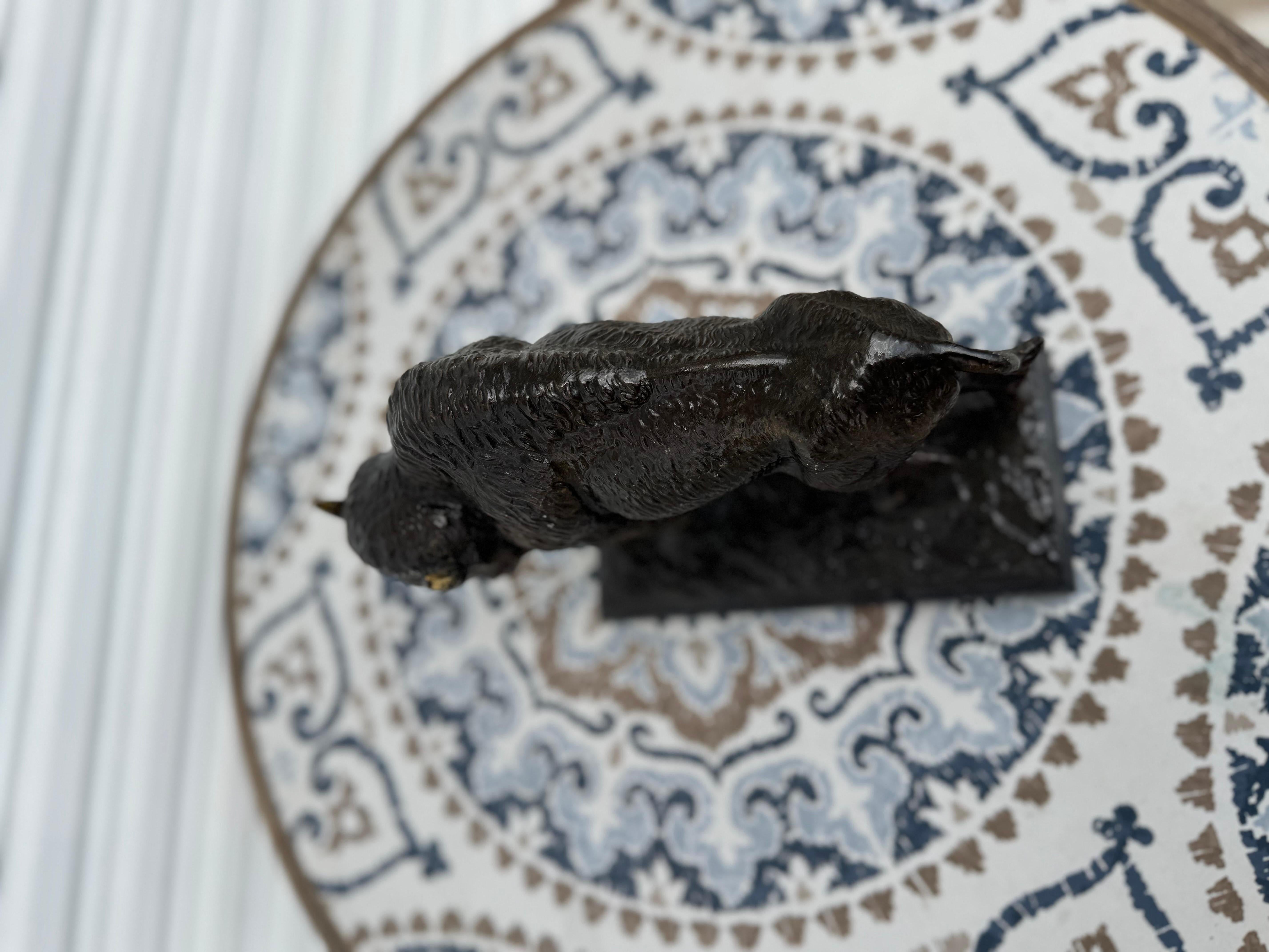 XX secolo Scultura di bisonte in metallo color bronzo da 8 pollici in vendita