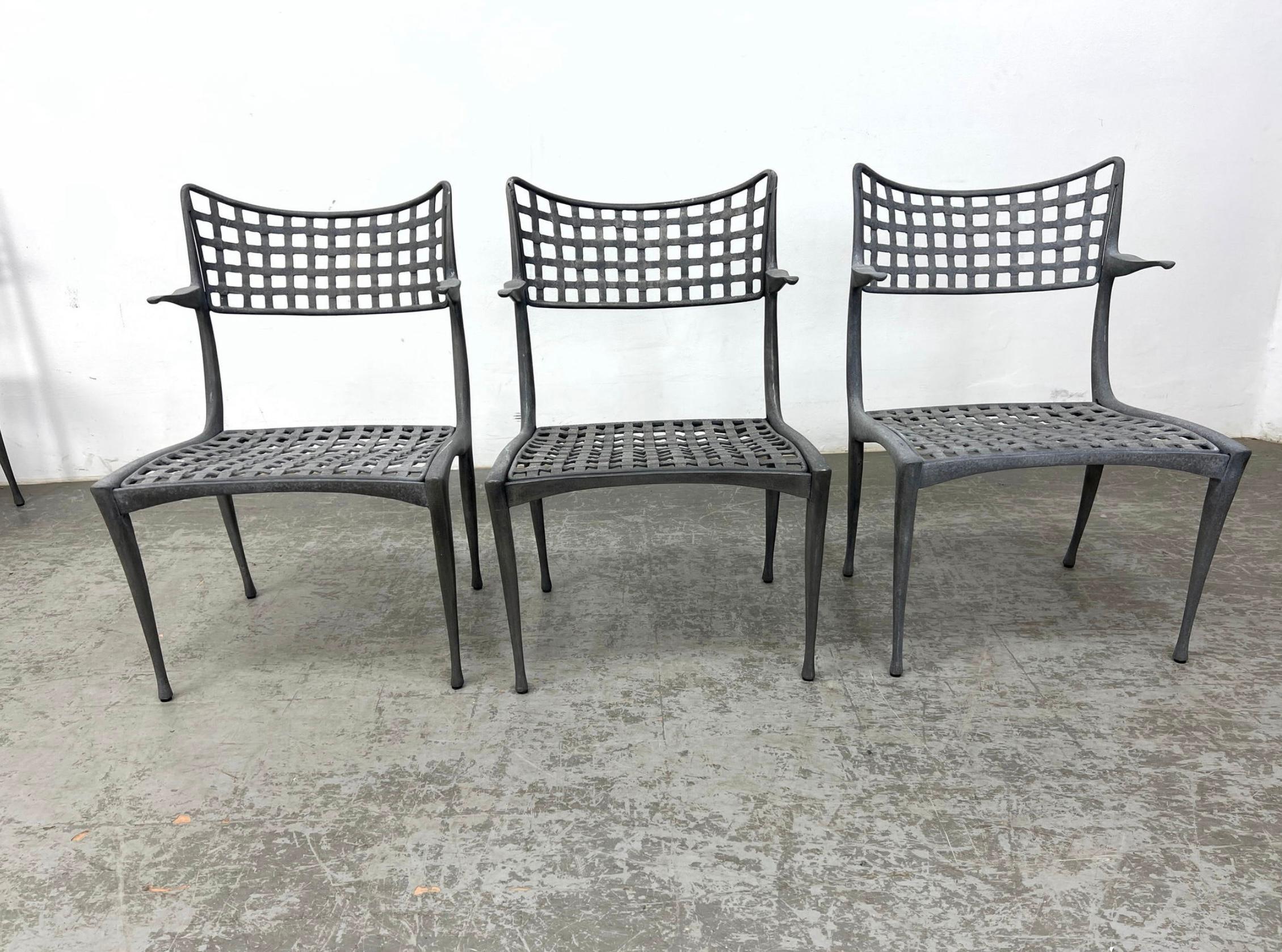 8 fauteuils Sol Y Luna en jordan brun d'après un design Gazelle de Dan Johnson. Les chaises sont en aluminium et datent probablement du début des années 2000. Ils sont altérés et leur finition est usée. Il est maintenant patiné. La surface est
