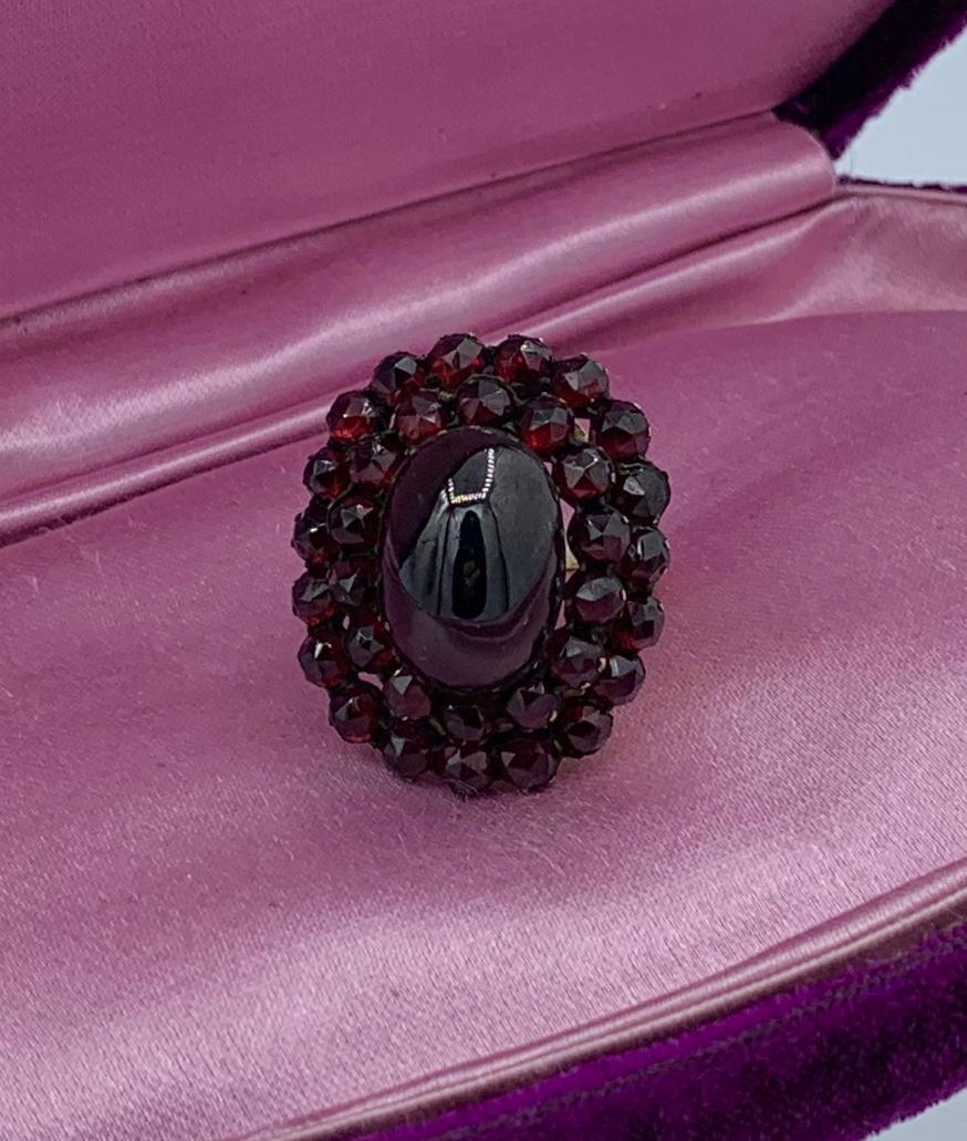 8 Carat Bohemian Garnet Cabochon Ring Victorian Belle Epoque Monumental In Excellent Condition For Sale In New York, NY