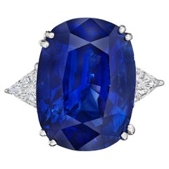 8 Carat Cushion Statement Royal Blue Sapphire 14K White Gold Radiant Elegance