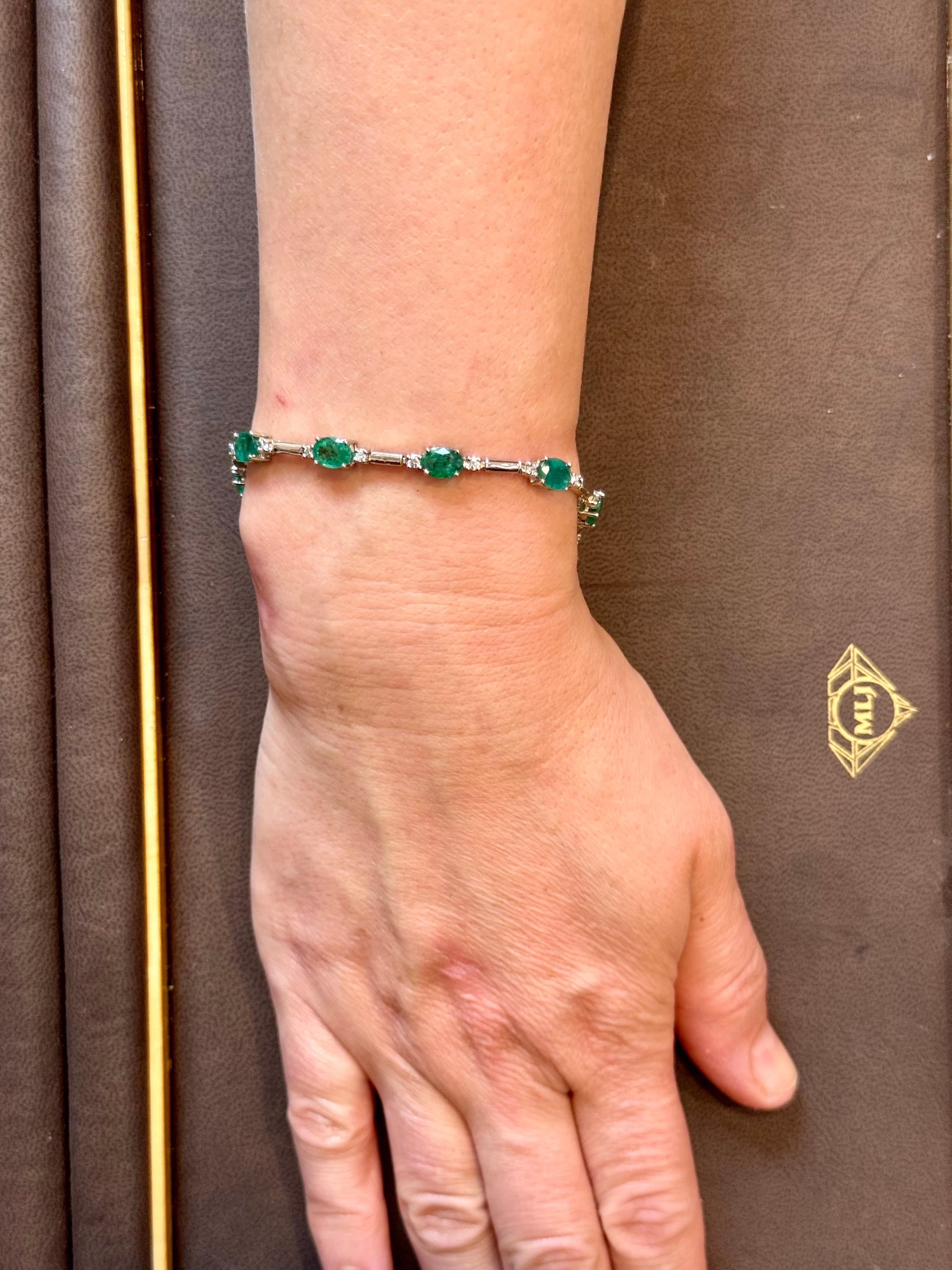 8 Carat Emerald & 1 Carat Diamond Tennis Bracelet 14 Karat White Gold, 7.25