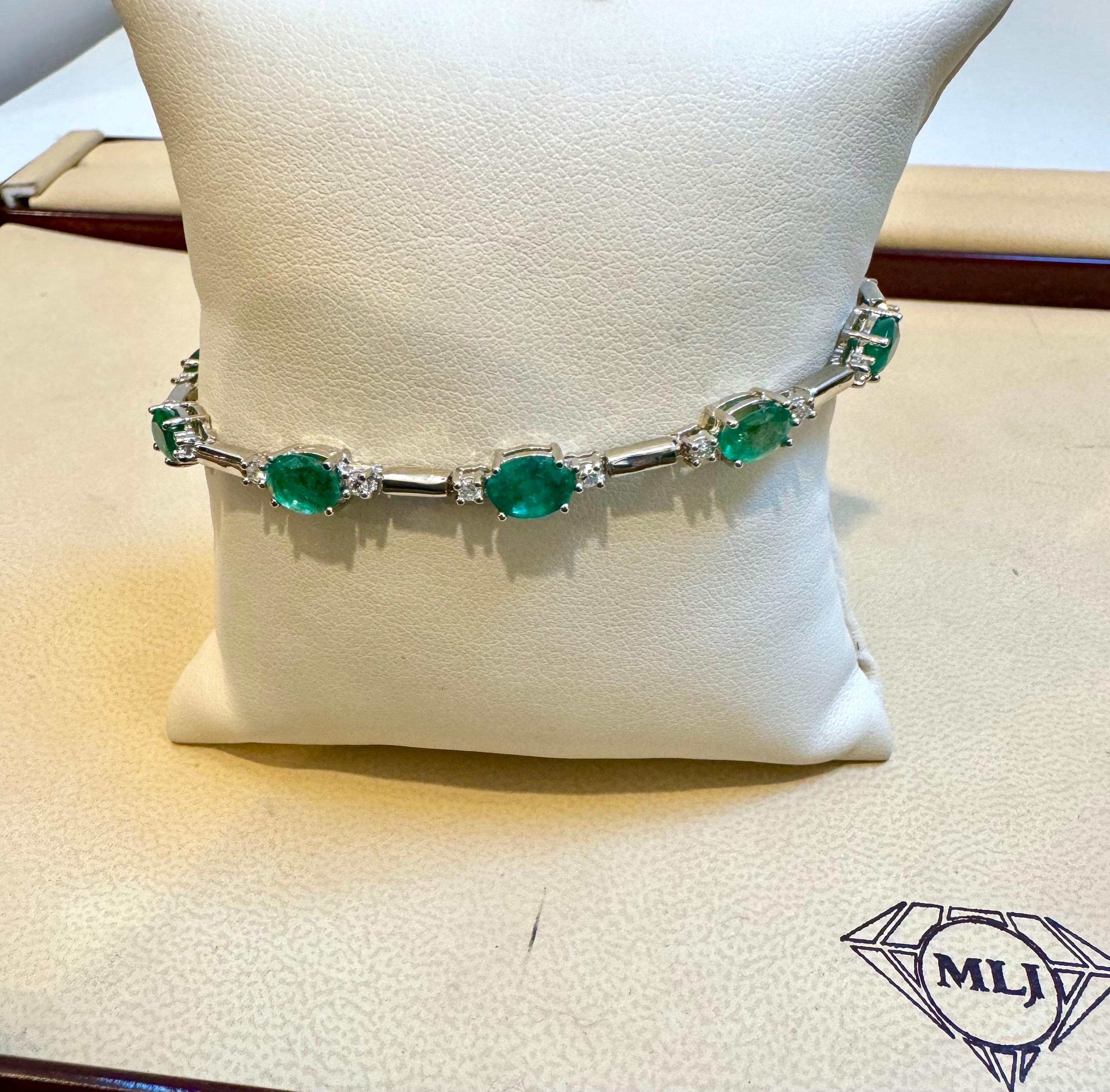 8 Carat Emerald & 1 Carat Diamond Tennis Bracelet 14 Karat White Gold, 7.25