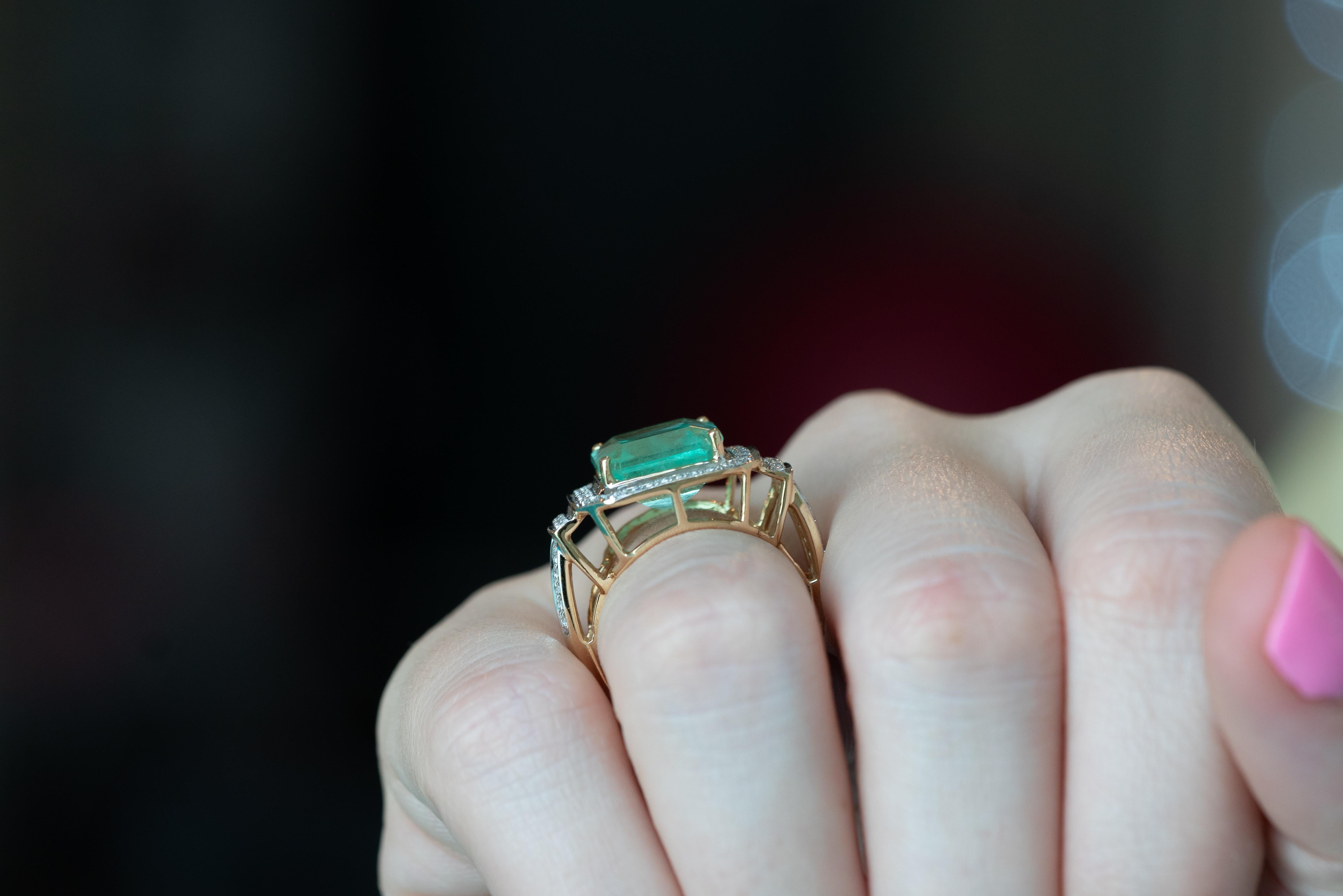 8 Carat Emerald and .50 Carat Diamond 18 Karat Two-Tone Gold Ring 3