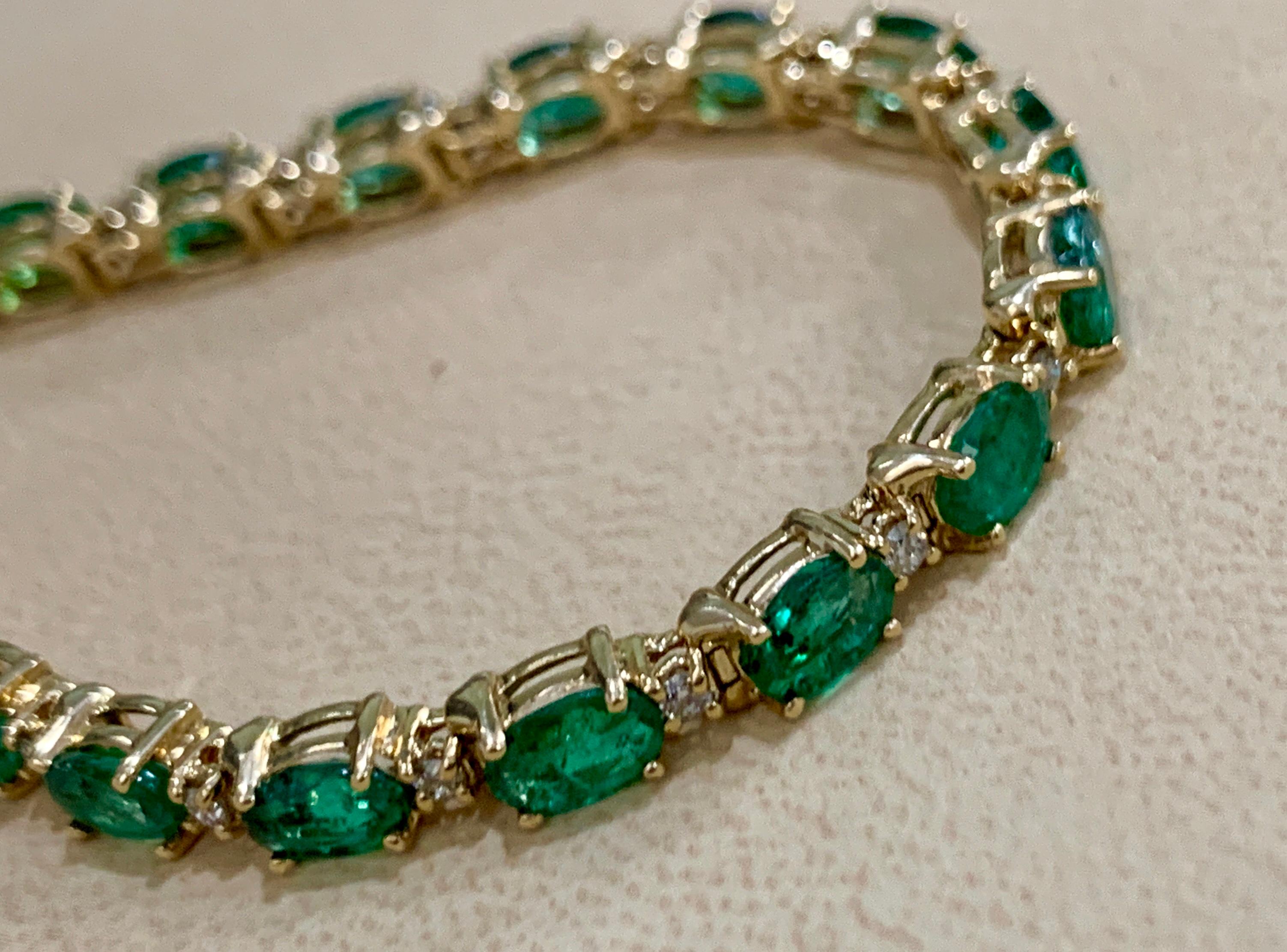 8 Carat Emerald and Diamond Tennis Bracelet 14 Karat Yellow Gold For Sale 2