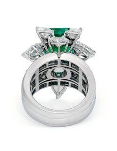 8 Carat Emerald-cut Statement 14K White Gold Refined Grandeur