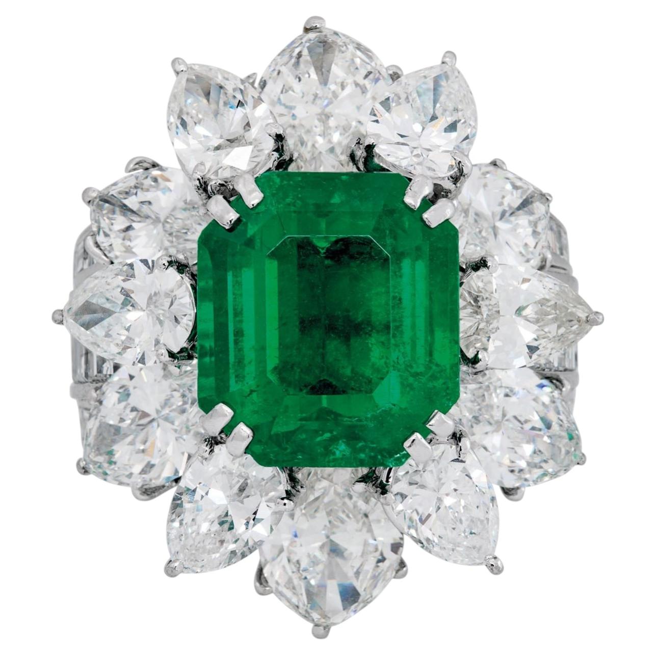 8 Carat Emerald-cut Statement 14K White Gold Refined Grandeur Emerald Ring For Sale