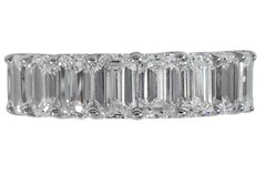 Anneau d'éternité en or 18 carats avec émeraude taille émeraude de 8 carats