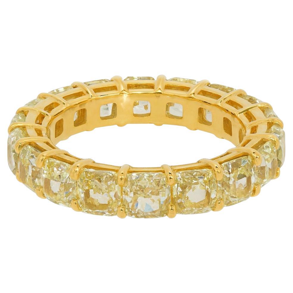 Bague en or jaune 8 carats avec diamant jaune fantaisie