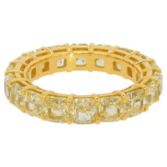 Bague en or jaune 8 carats avec diamant jaune fantaisie