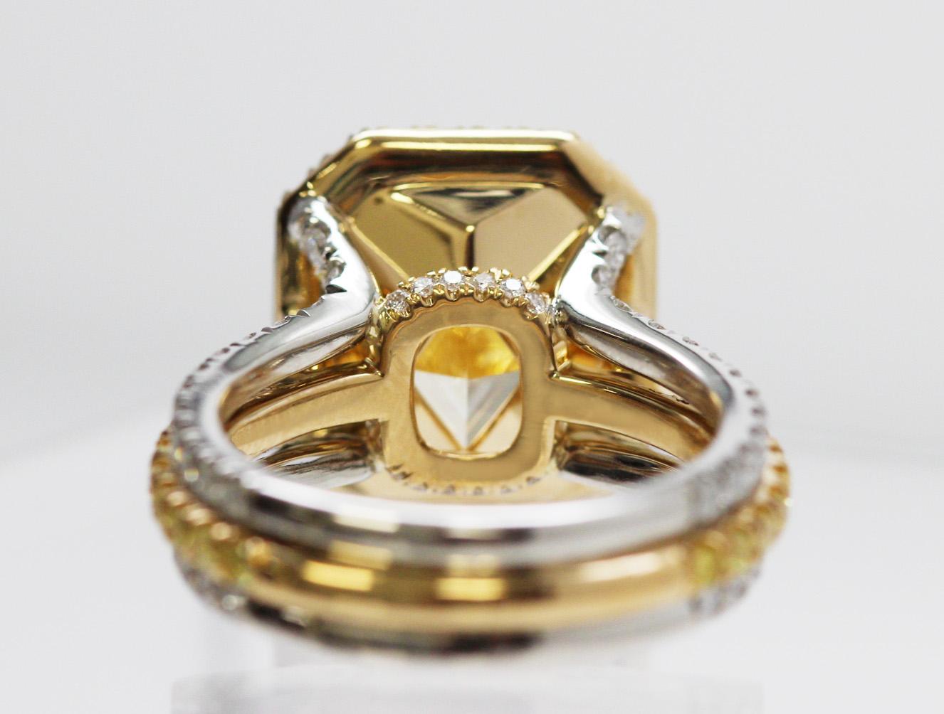 Contemporain Scarselli, bague de fiançailles en diamant jaune radiant de 8 carats, certifié GIA en vente