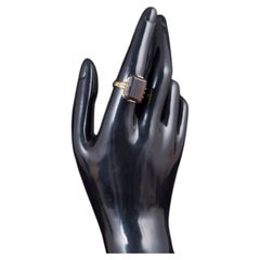 Bague en or 8 carats sertie d'un quartz fumé. Orfèvre scandinave. Ca 1960