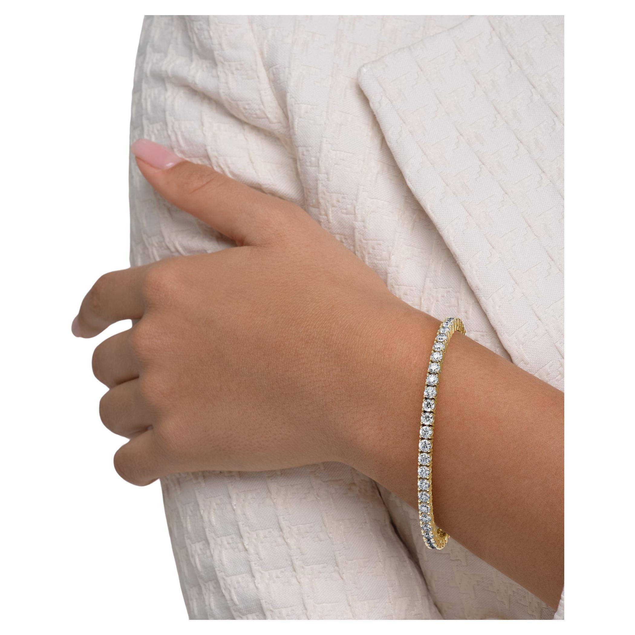 The quintessential tennis bracelet (E-F, VS1, CTTW) elevated with sparkling round brilliant white diamonds and handcrafted in 14K gold. This is a 7 inch long bracelet available in varying weights and qualities.

DIRECT MANUFACTURER PRICES and