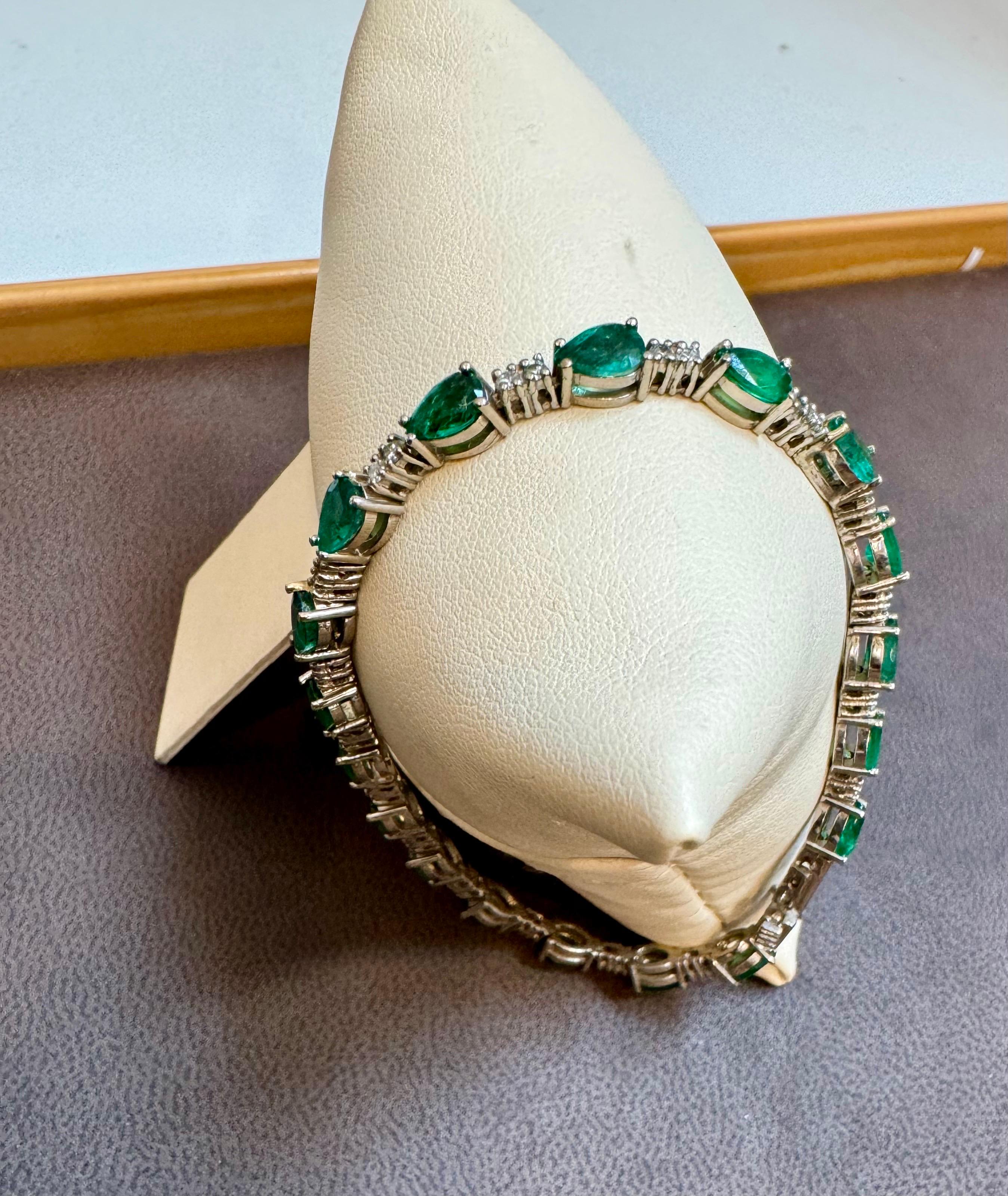 8 Karat natürlicher sambischer Smaragd und Diamant-Tennisarmband aus 14 Karat Weißgold im Angebot 6