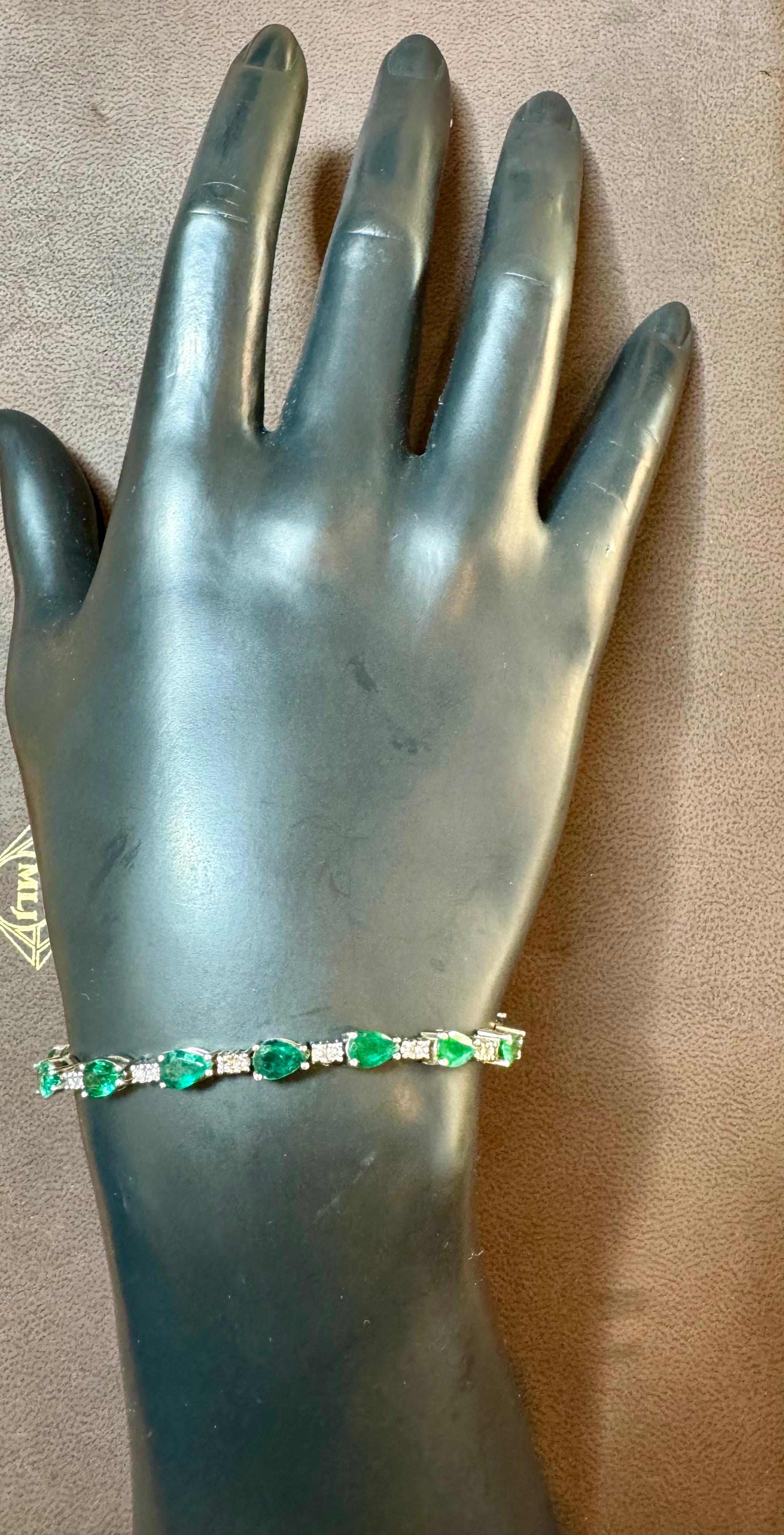 8 Karat natürlicher sambischer Smaragd und Diamant-Tennisarmband aus 14 Karat Weißgold im Angebot 7