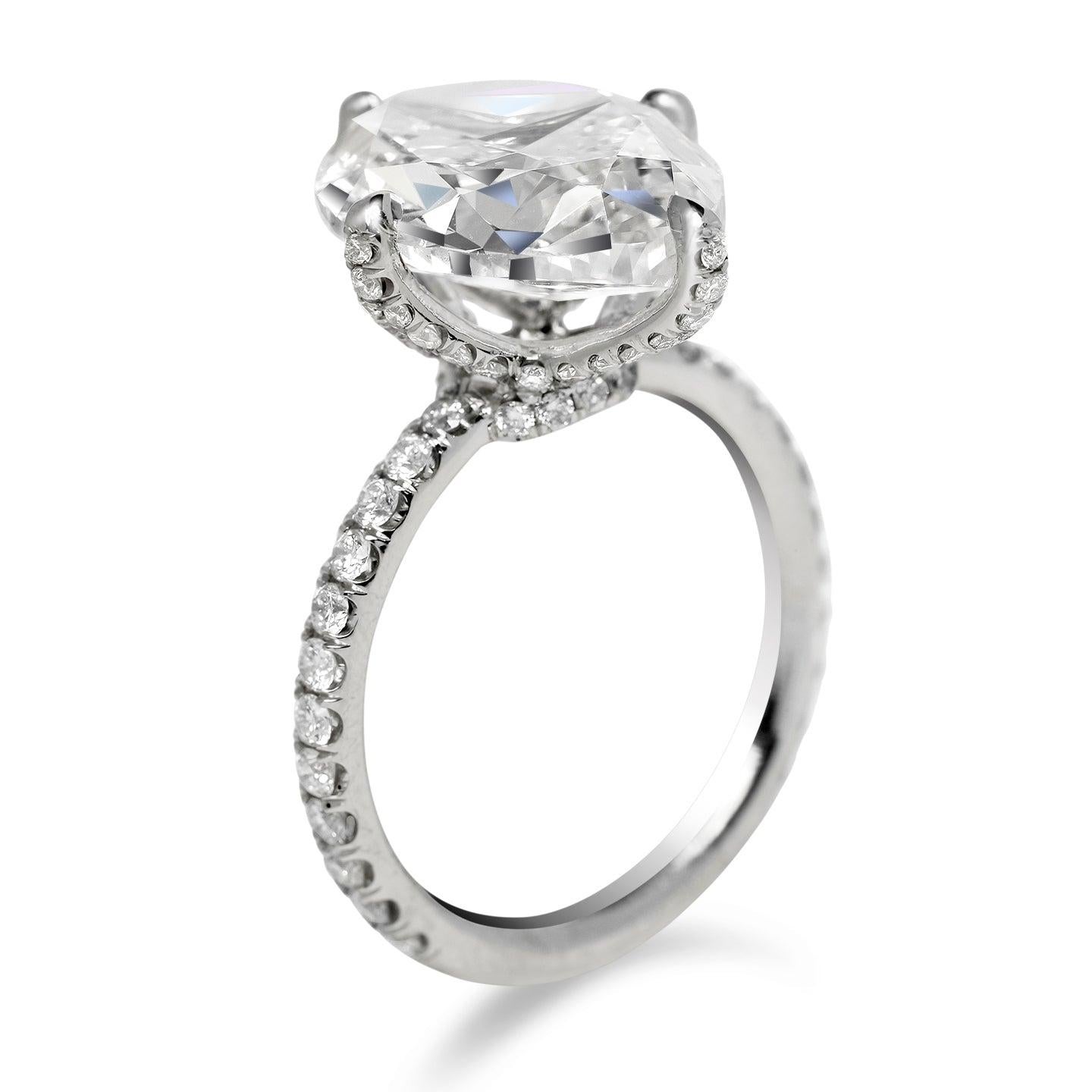 8 Karat Ovalschliff Diamant Verlobungsring GIA zertifiziert E VS1 im Zustand „Neu“ im Angebot in New York, NY