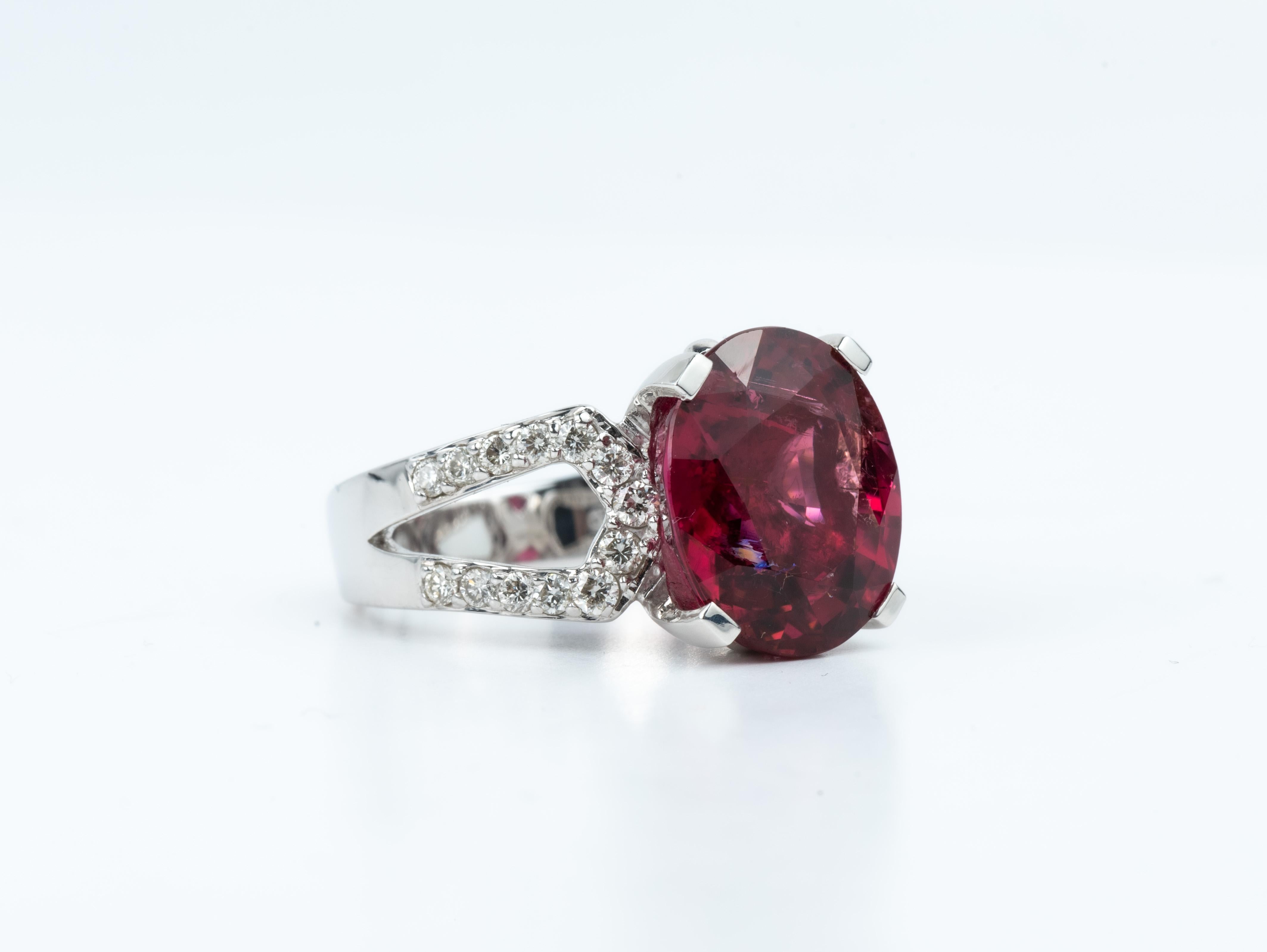 Art Deco 8 Carat Oval Cut Rubellite Tourmaline with 1 Ct Diamonds Cocktail Ring 18k White For Sale