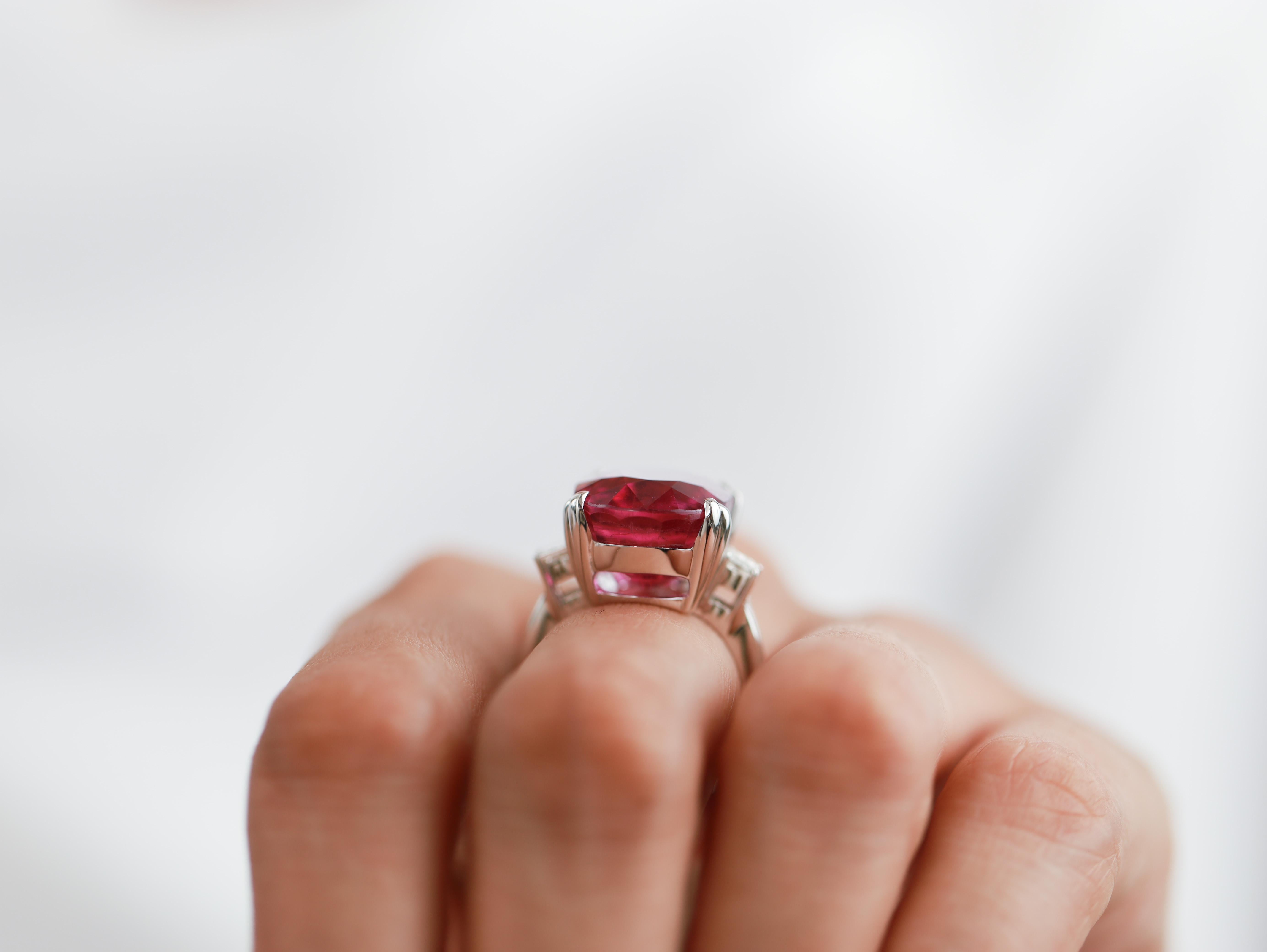 8 Carat Oval Cut Rubellite Tourmaline with 1 Ct Diamonds Cocktail Ring 18k White For Sale 3