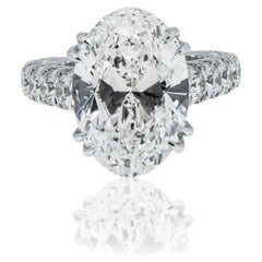 8 Carat Oval Diamond Ring Brilliant White 18K Gold Signature Sophistication