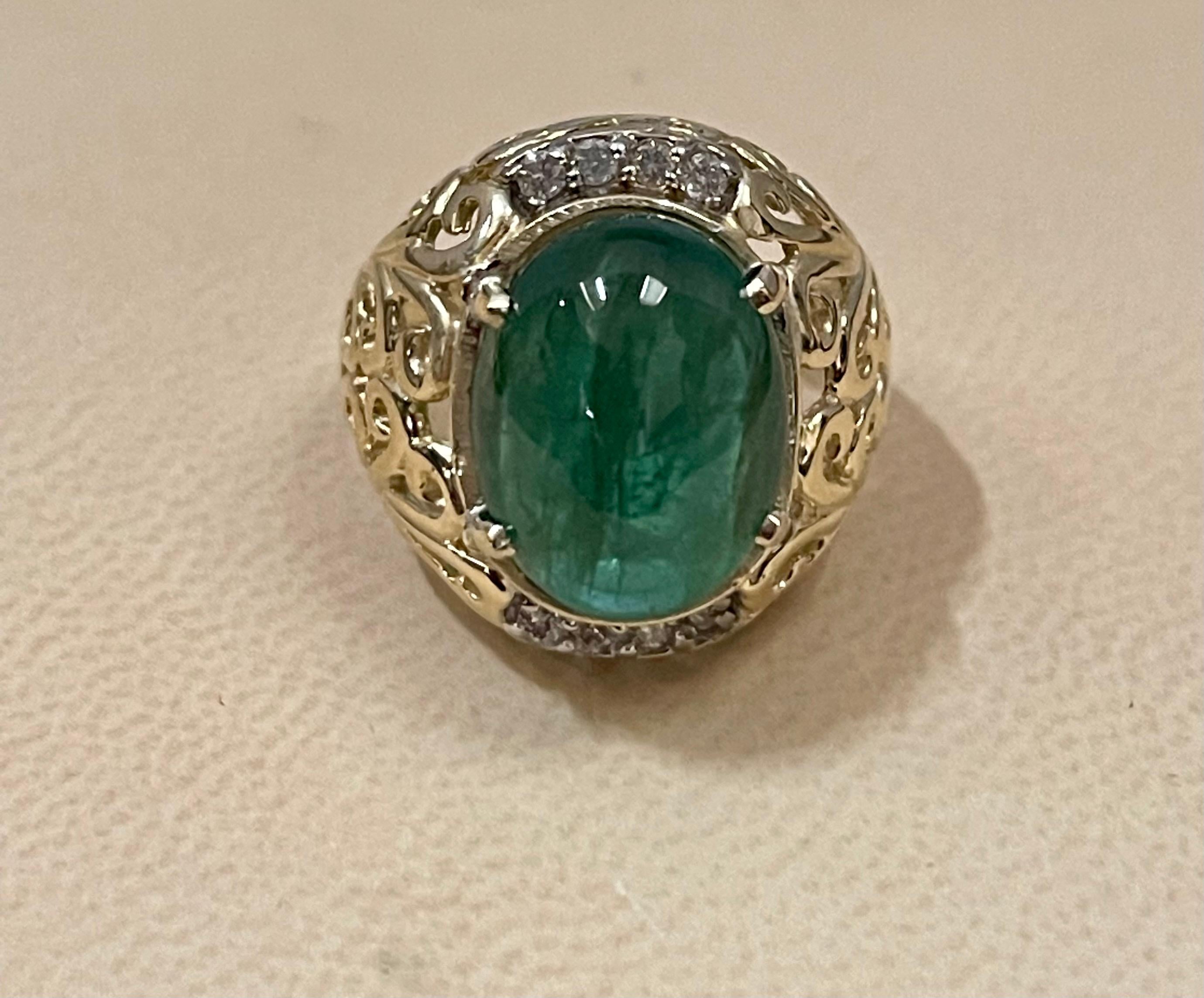 8 Carat Oval Emerald Cabochon & Diamond 14 Karat Yellow Gold Cocktail Ring In Excellent Condition In New York, NY