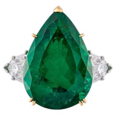8 Carat Pear Statement 14K White Gold Refined Grandeur Heirloom Emerald Ring