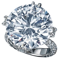 8 Carat Round Brilliant Statement Brilliant White VS Diamond Ring