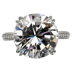 8 Carat Round Brilliant Statement Brilliant White VS Diamond Ring