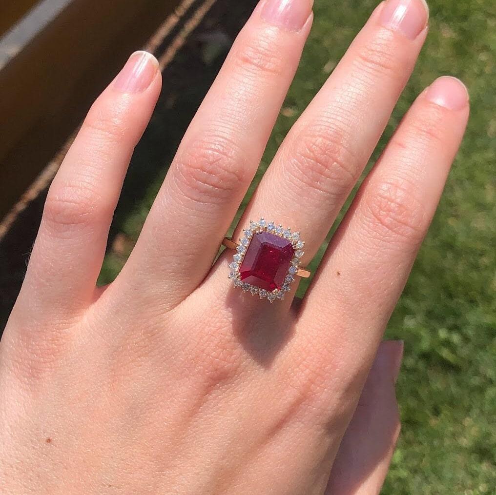8 Carat Ruby Ring w a Natural Diamond Halo in Solid 14K Yellow Gold For Sale 2