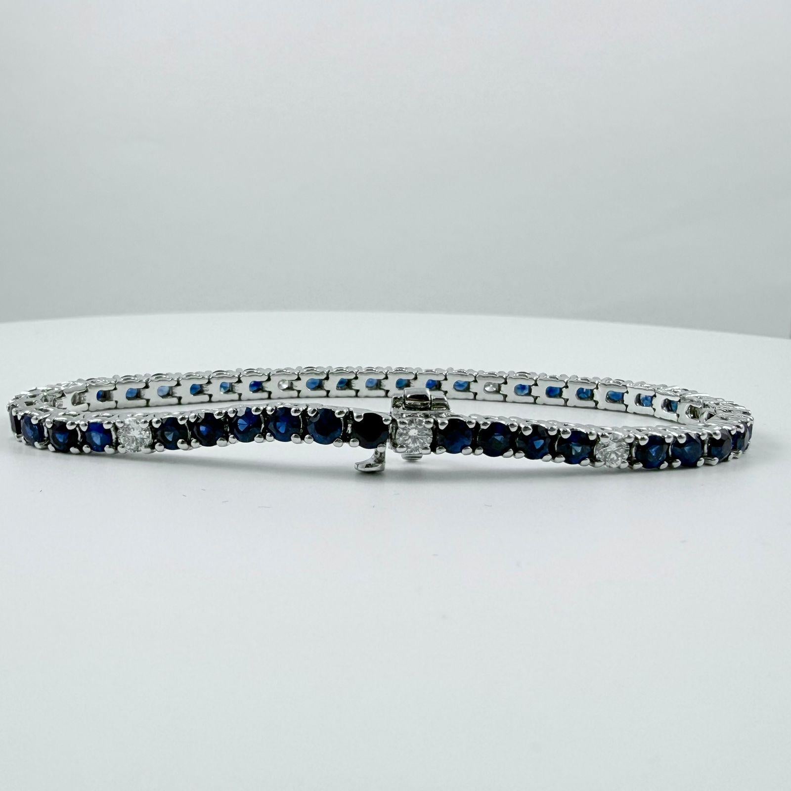 Pulsera de tenis de zafiro y diamantes de 8 quilates en oro blanco de 14 quilates en venta 7
