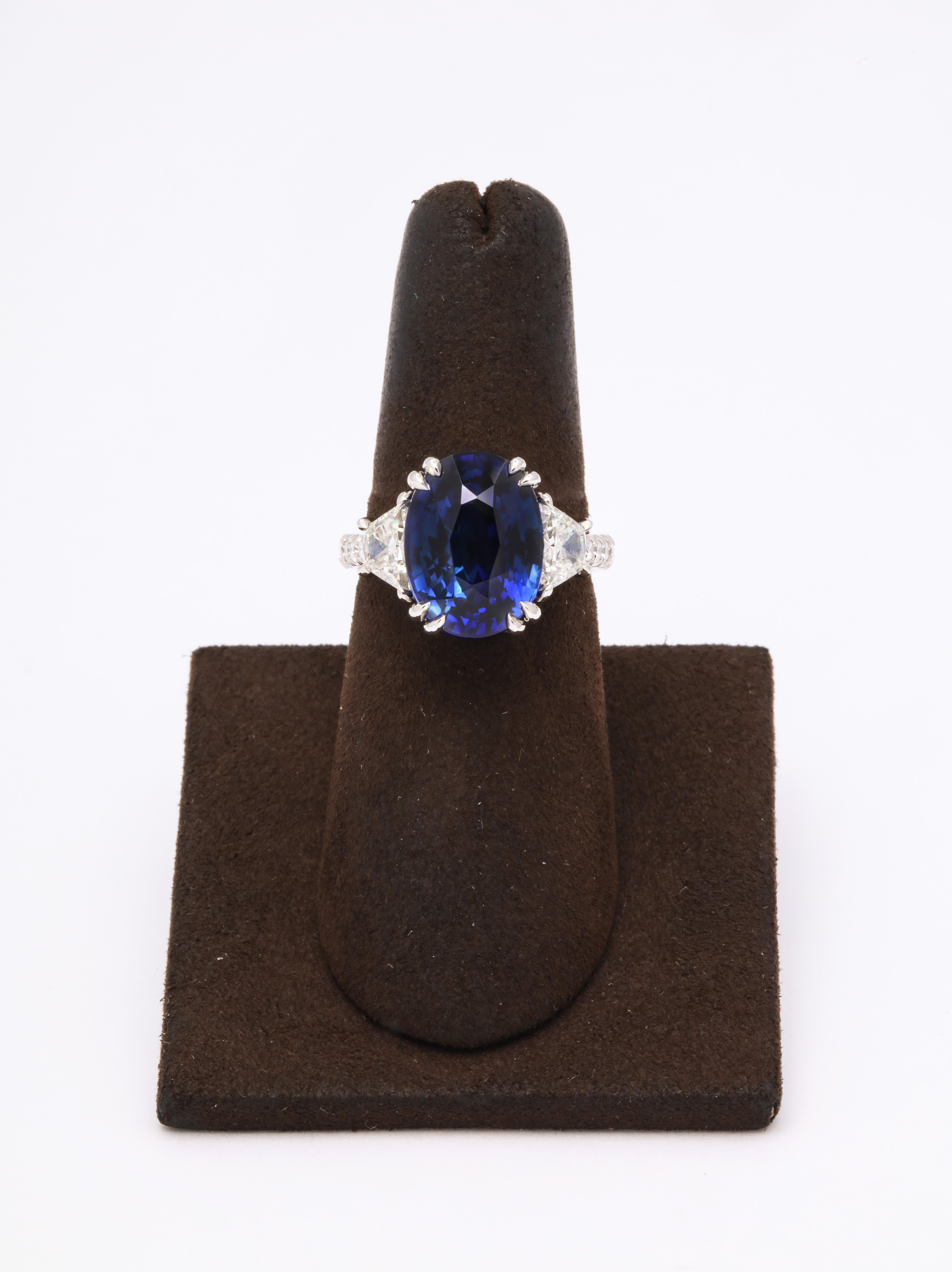 8 Carat Vivid Blue Sapphire and Diamond Ring In New Condition In New York, NY