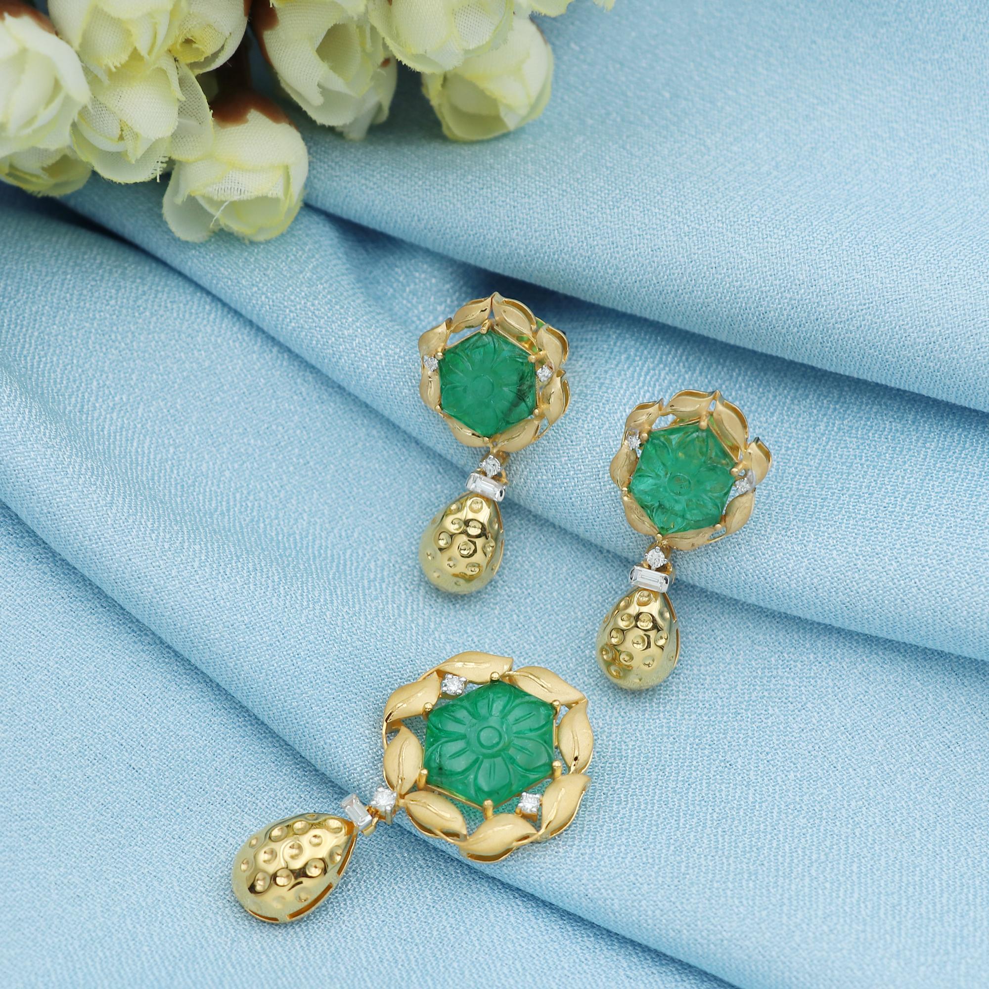 8 carats Emeraude diamant pendentif or trois pièces Neuf - En vente à Yorba Linda, CA