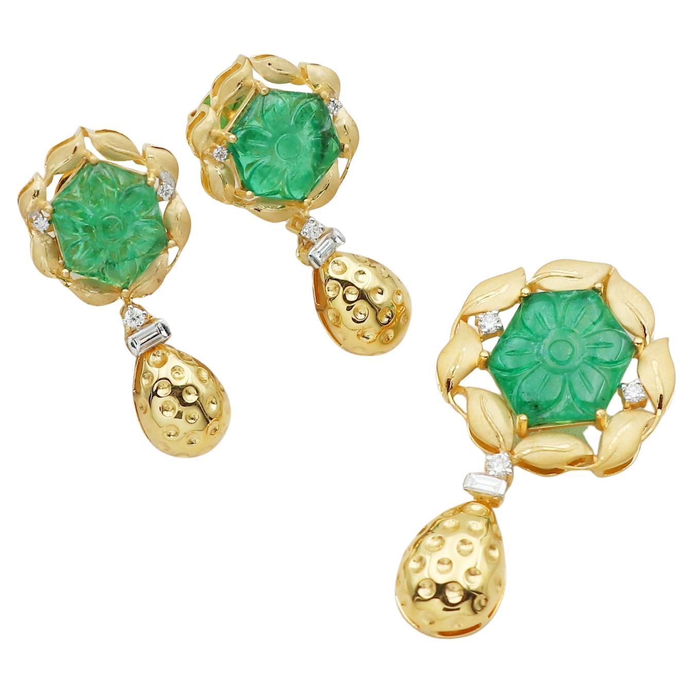 8 carats Emerald diamond gold pendant set three piece