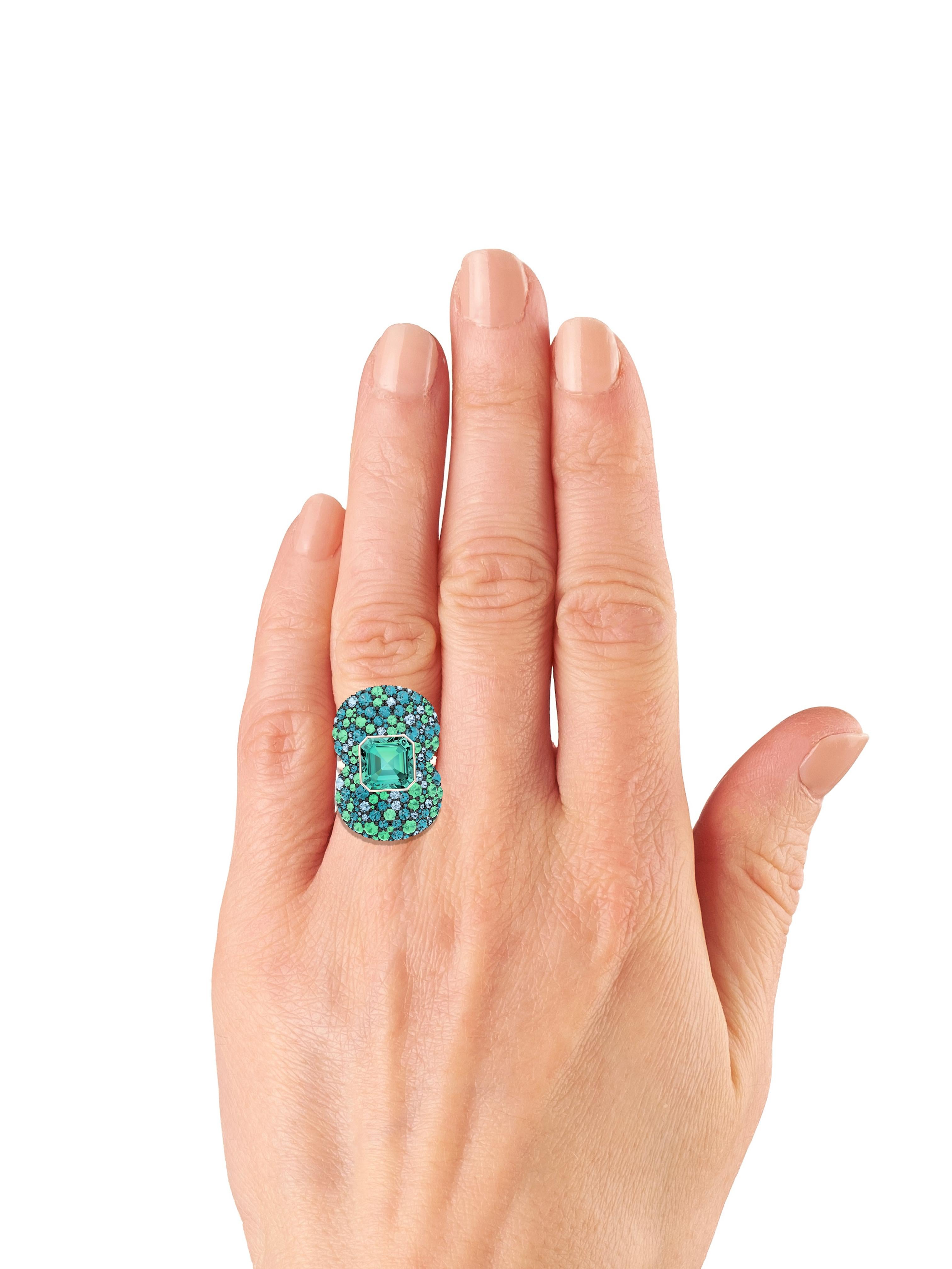 Women's or Men's 8 Carat Tourmaline Sapphire and Aquamarine Rose and White Gold Cocktail Ring