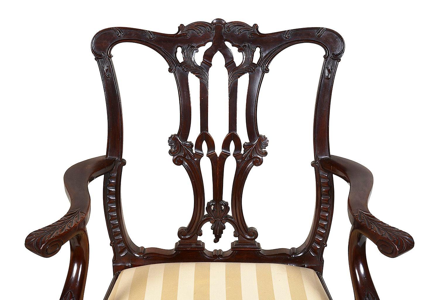English 8 Chippendale style dining chairs, 19th Century For Sale