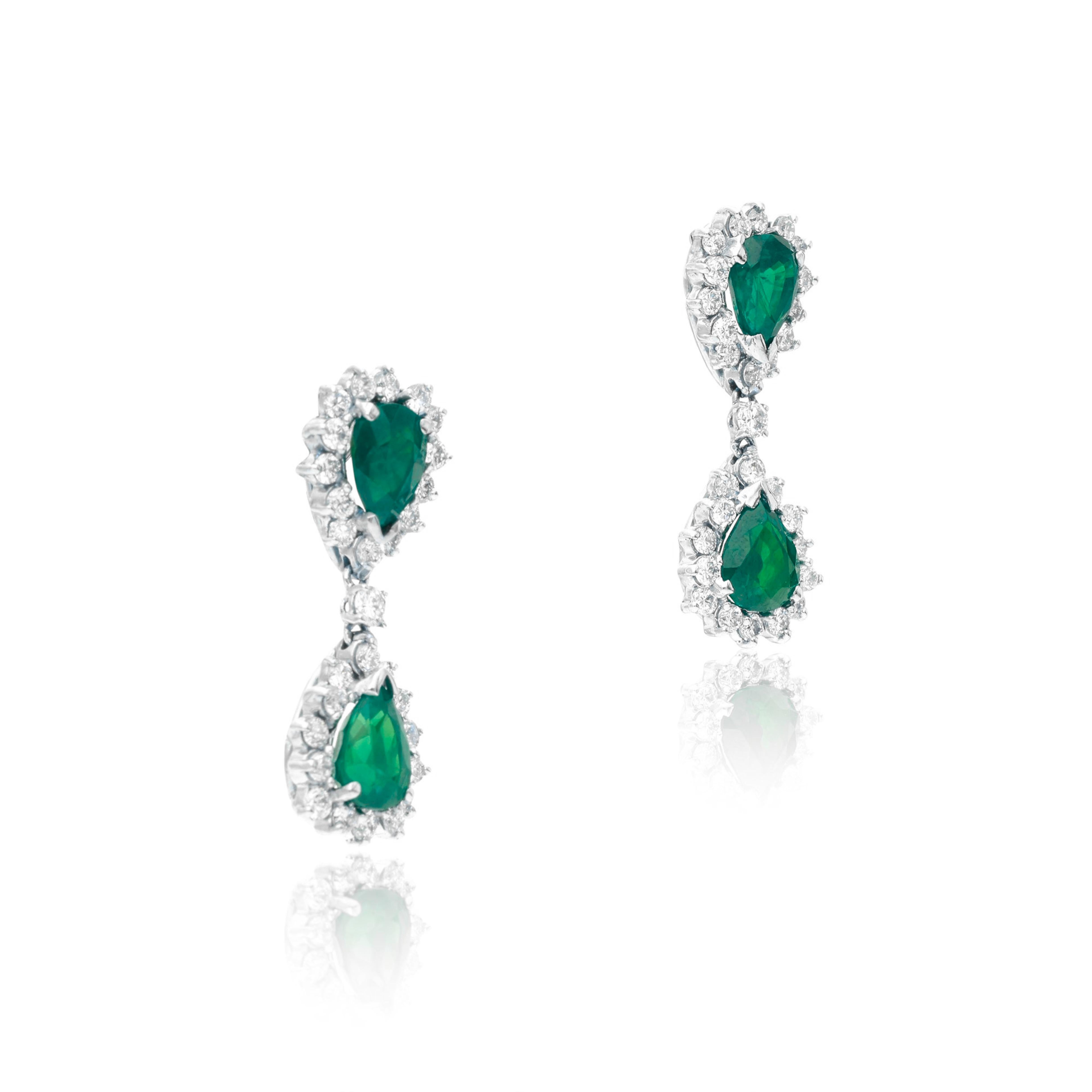 8 Ct. Elegantes Pendientes de Esmeralda en Forma de Pera y Diamante Brillante Redondo Corte pera en venta